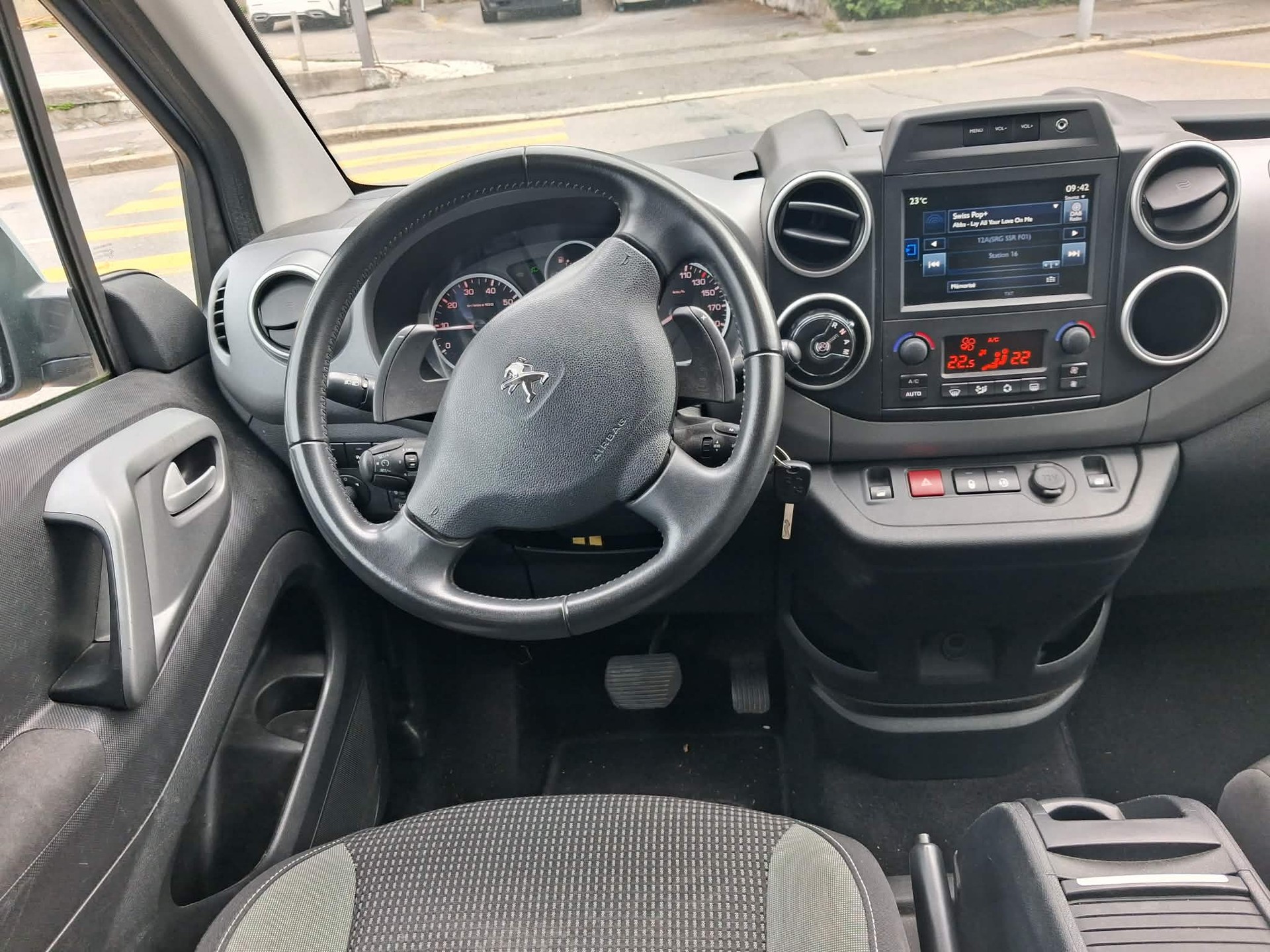 PEUGEOT Partner 1.6 BlueHDi Active ETG6-image-9