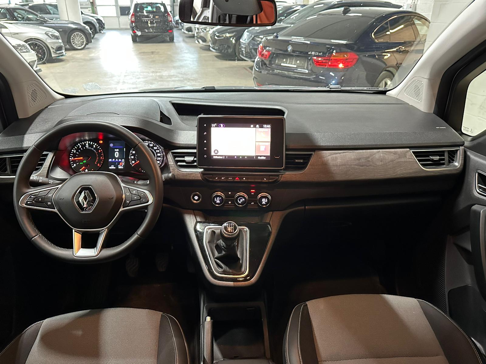 RENAULT Kangoo 1.3 TCe 130 PF Intens-image-11