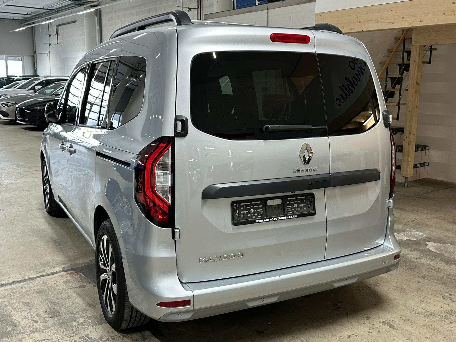 RENAULT Kangoo 1.3 TCe 130 PF Intens-image-3