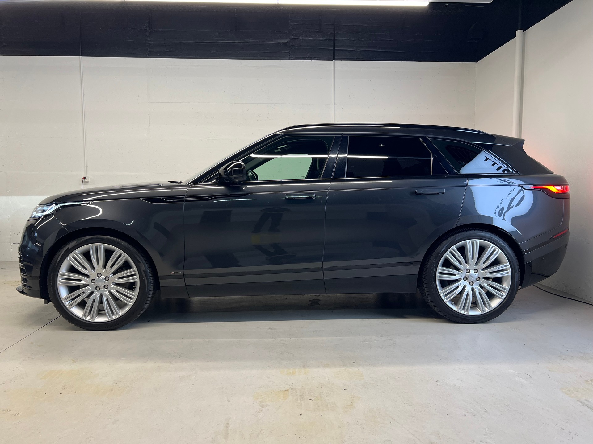 LAND ROVER Range Rover Velar 3.0 I6 R-Dynamic SE-image-7