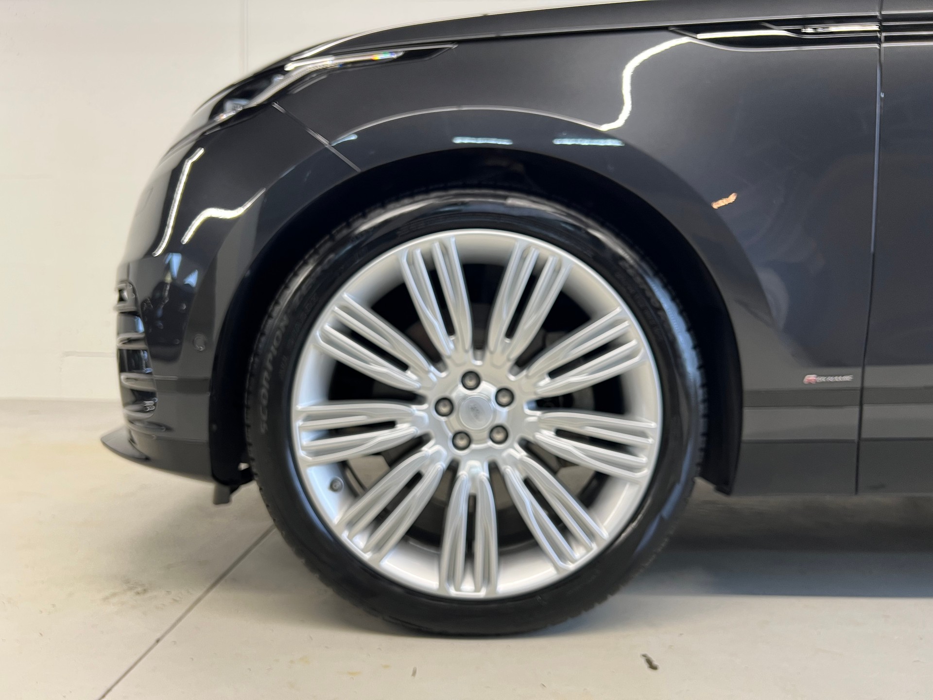 LAND ROVER Range Rover Velar 3.0 I6 R-Dynamic SE-image-10