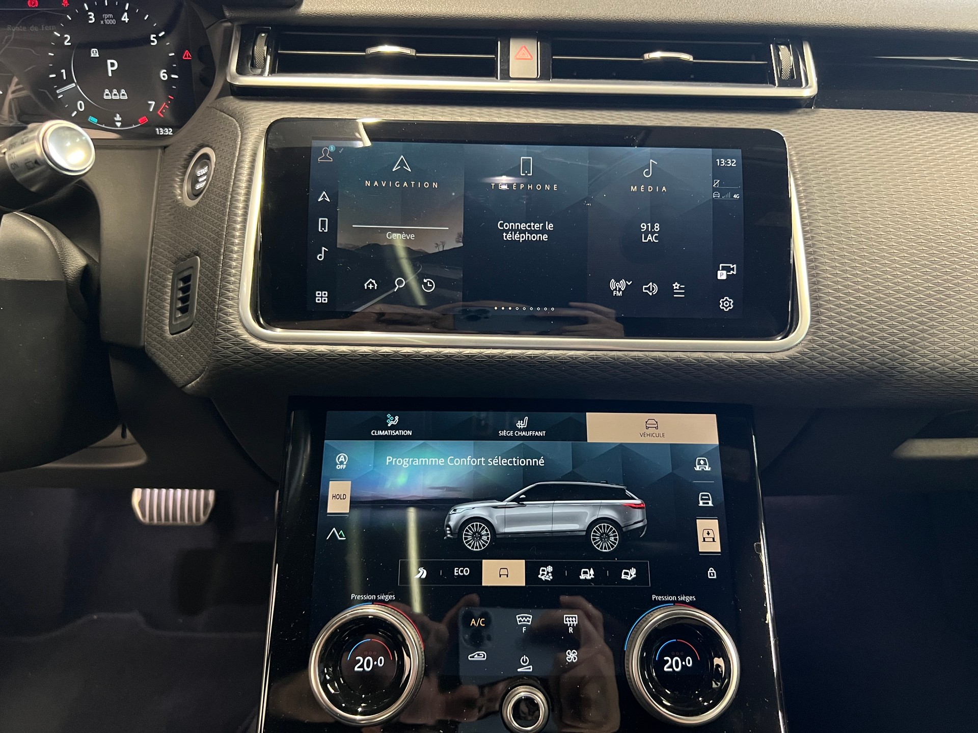 LAND ROVER Range Rover Velar 3.0 I6 R-Dynamic SE-image-4