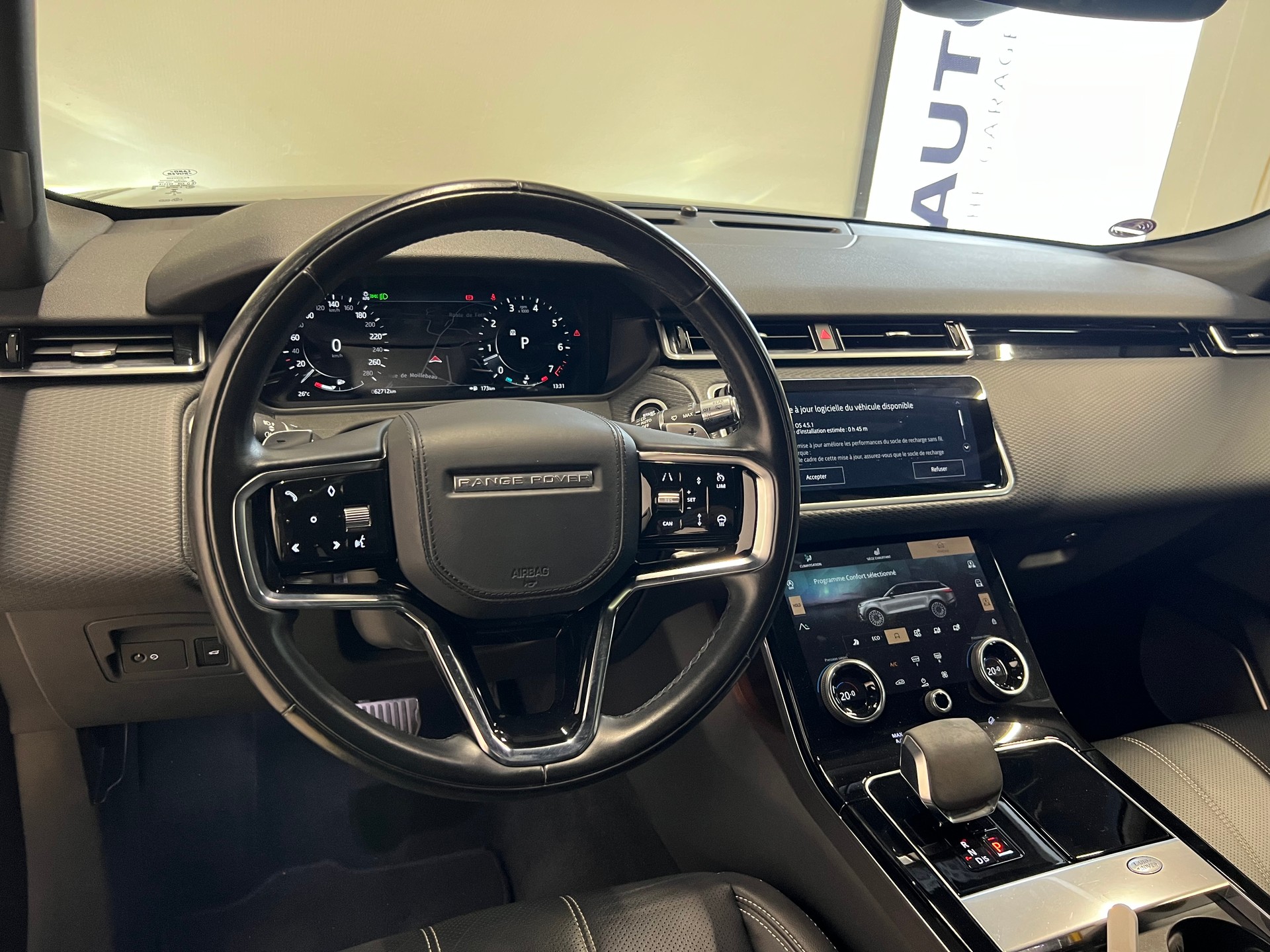 LAND ROVER Range Rover Velar 3.0 I6 R-Dynamic SE-image-2