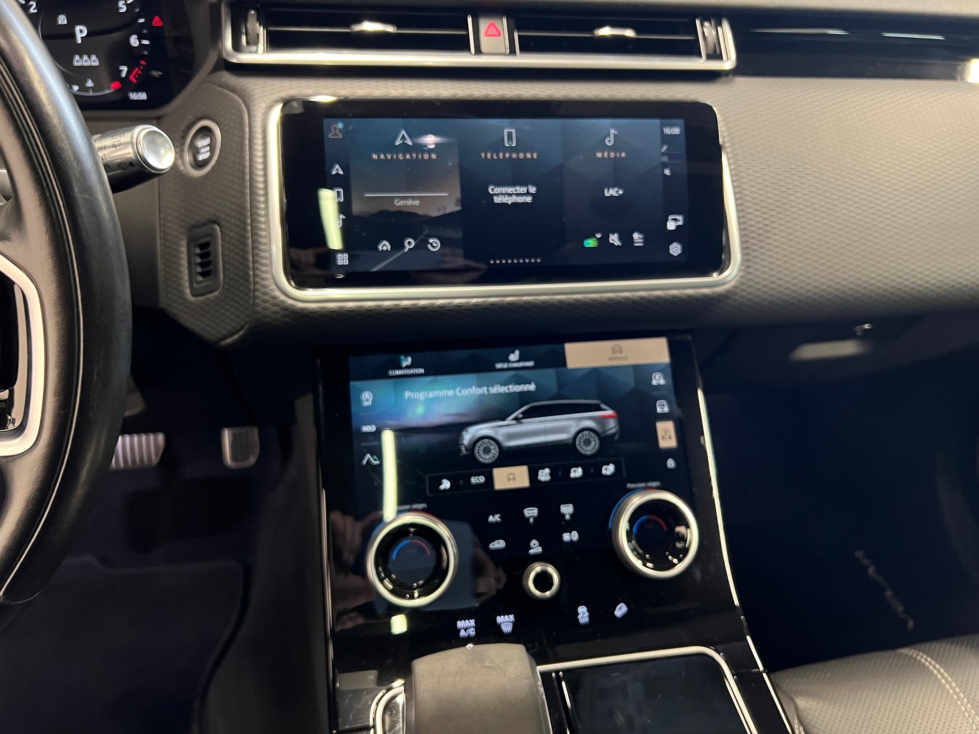 LAND ROVER Range Rover Velar 3.0 I6 R-Dynamic SE-image-4