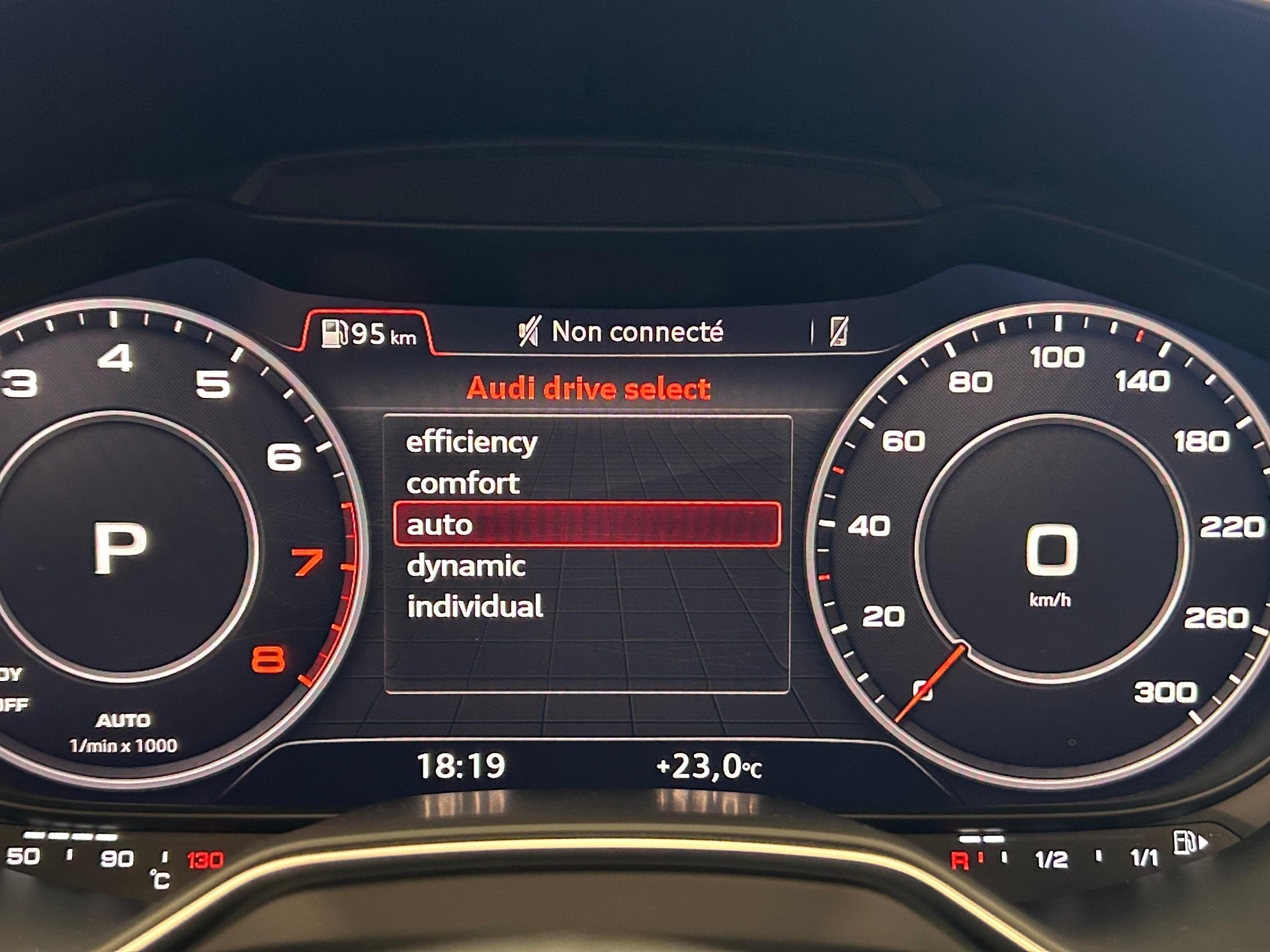 AUDI TT Roadster 2.0 45 TFSI S-Tronic Cabriolet/Kabrio-image-22