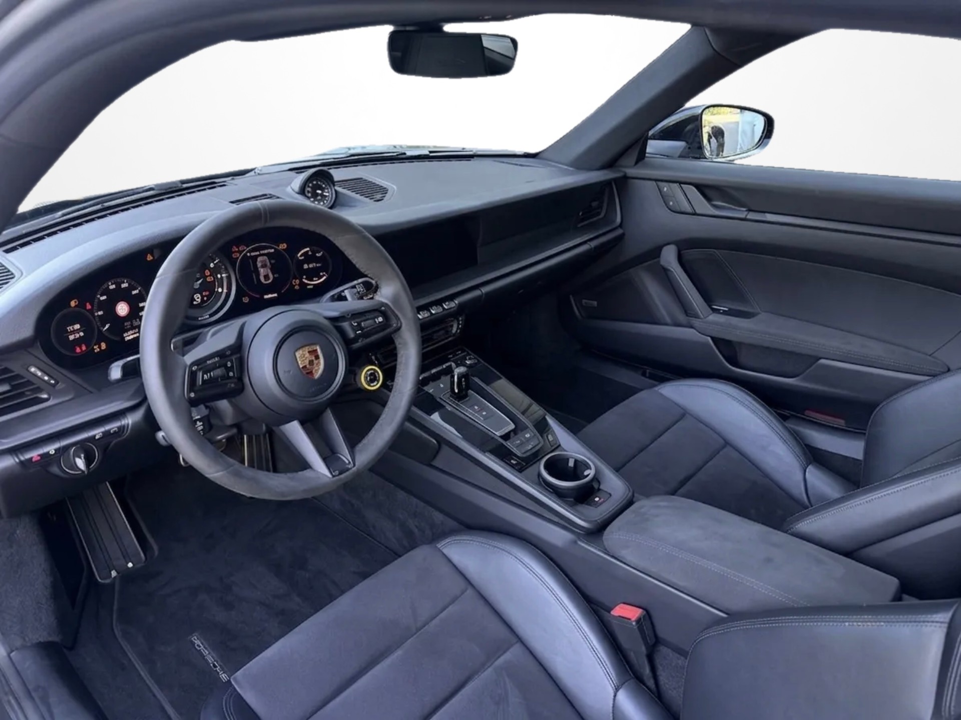 PORSCHE 911 Carrera 4 GTS PDK-image-5