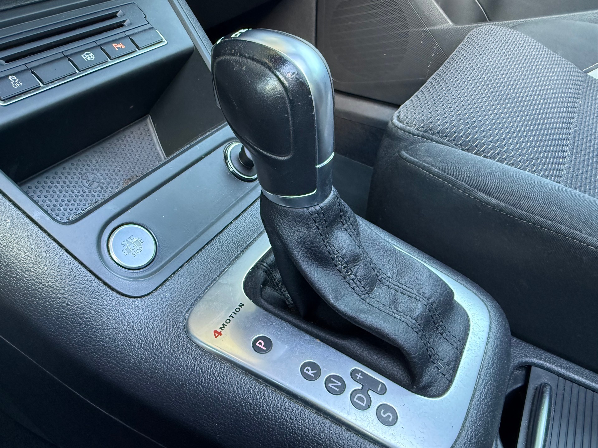 VW Tiguan 2.0 TSI Cup R-Line 4Motion DSG-image-9