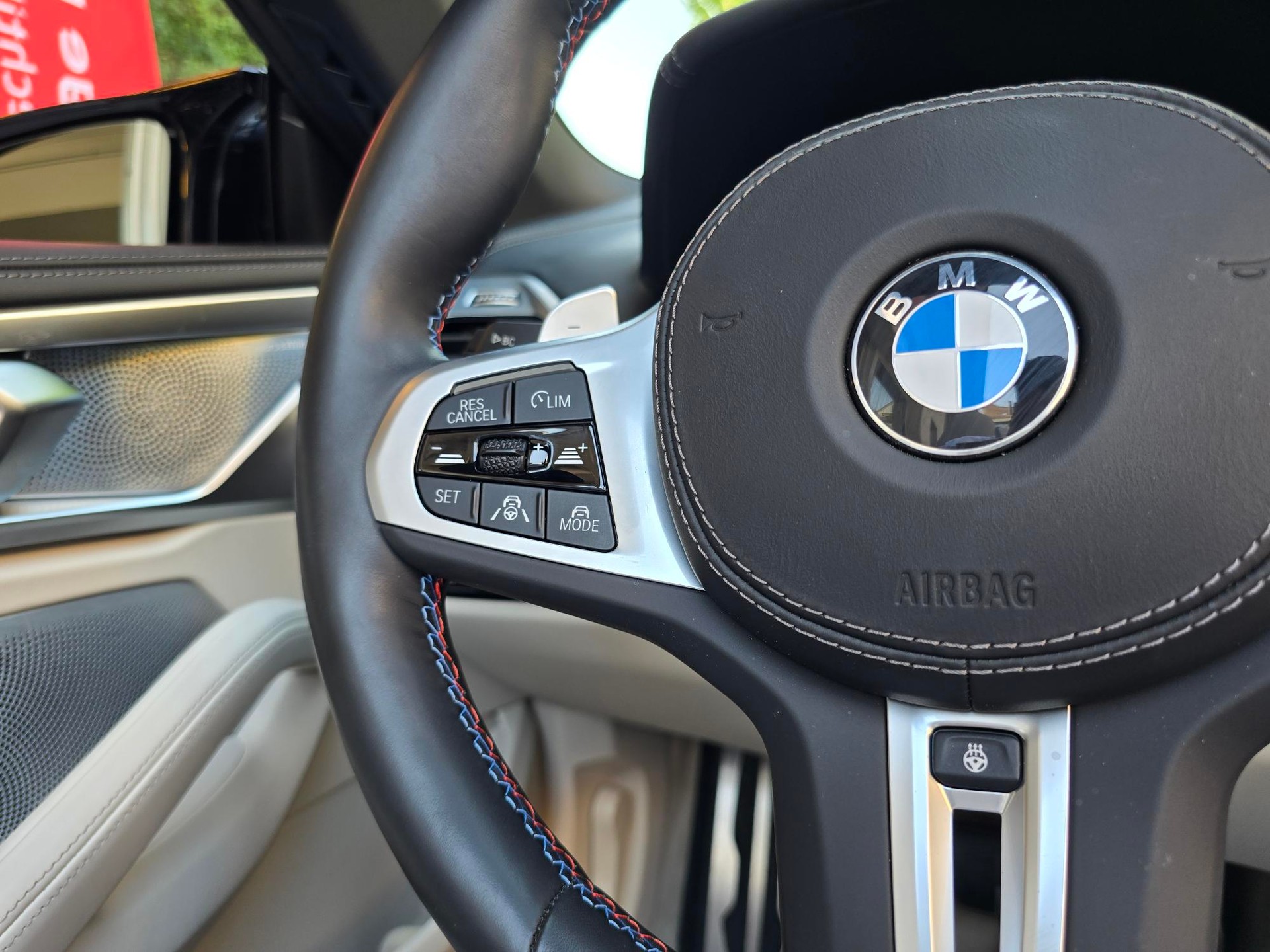 BMW M850i xDrive Steptronic-image-12