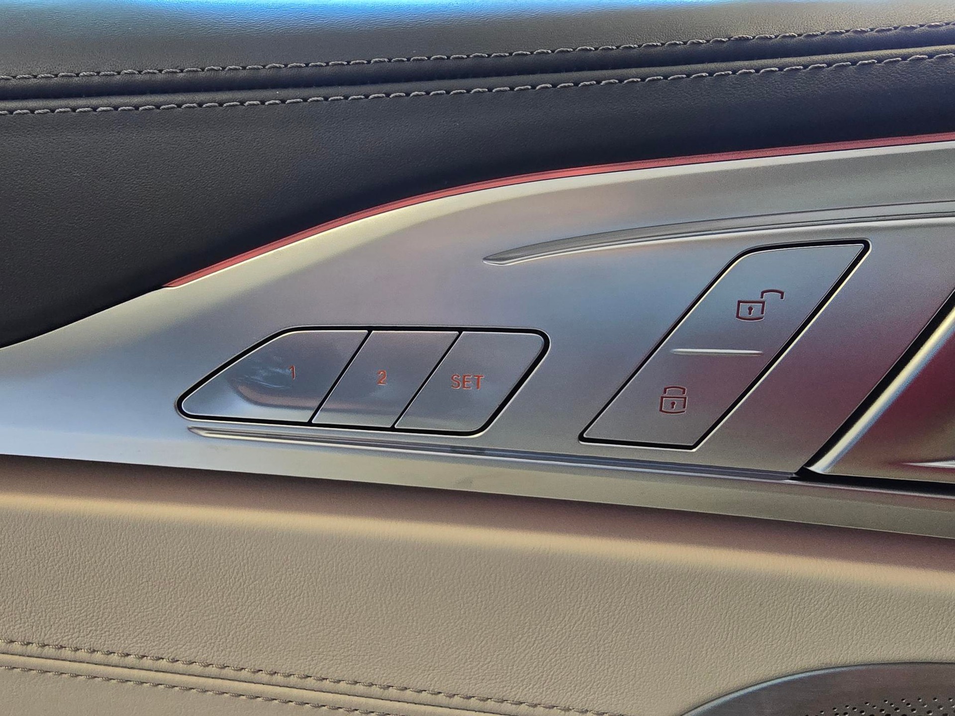 BMW M850i xDrive Steptronic-image-14