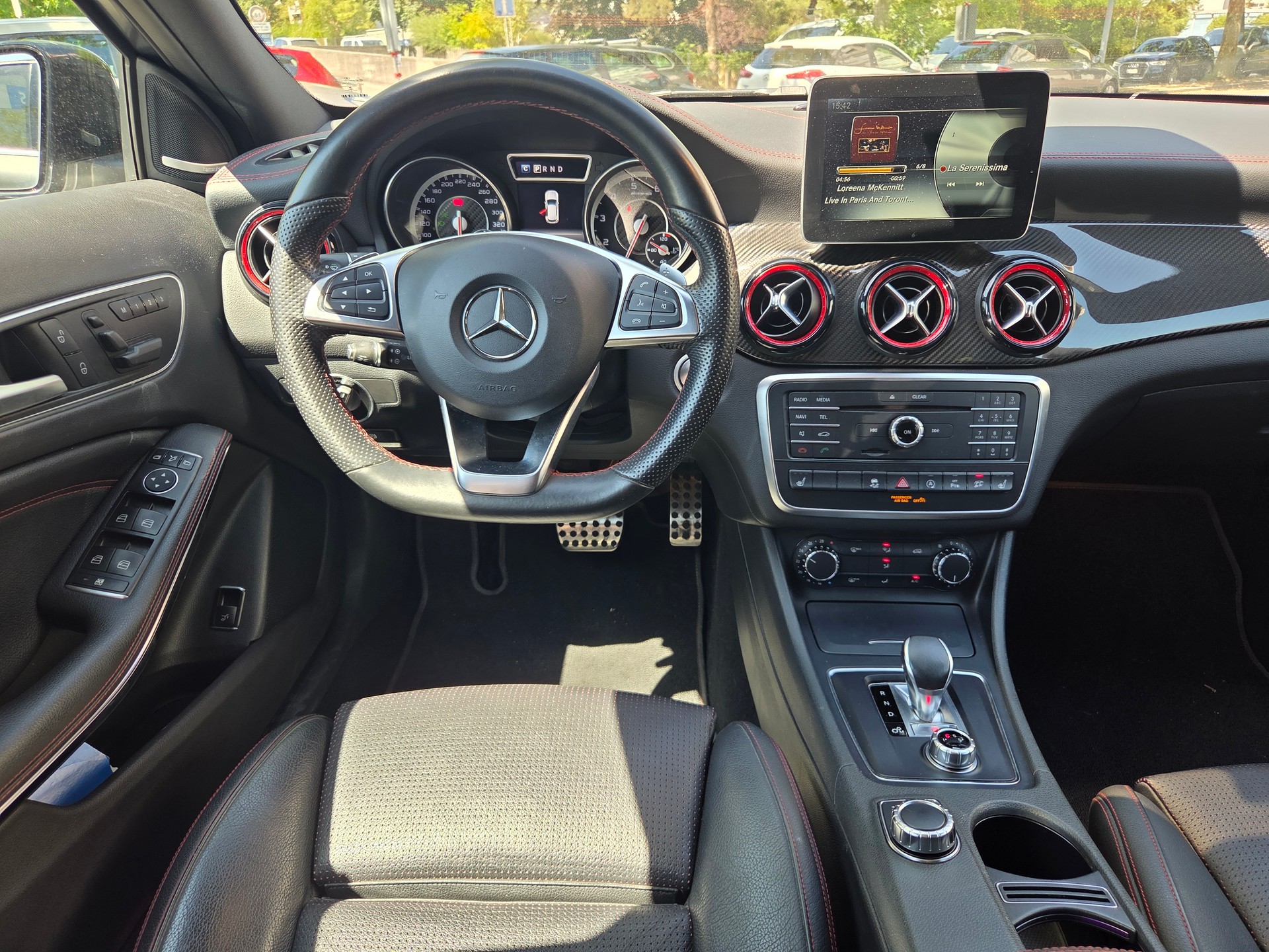 MERCEDES-BENZ GLA 45 AMG 4Matic 7G-DCT-image-6
