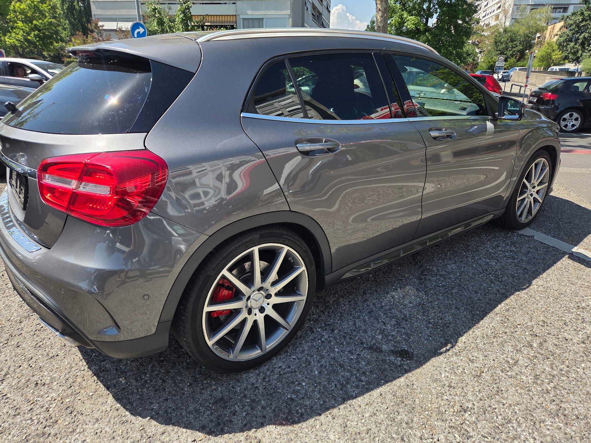 MERCEDES-BENZ GLA 45 AMG 4Matic 7G-DCT-image-4