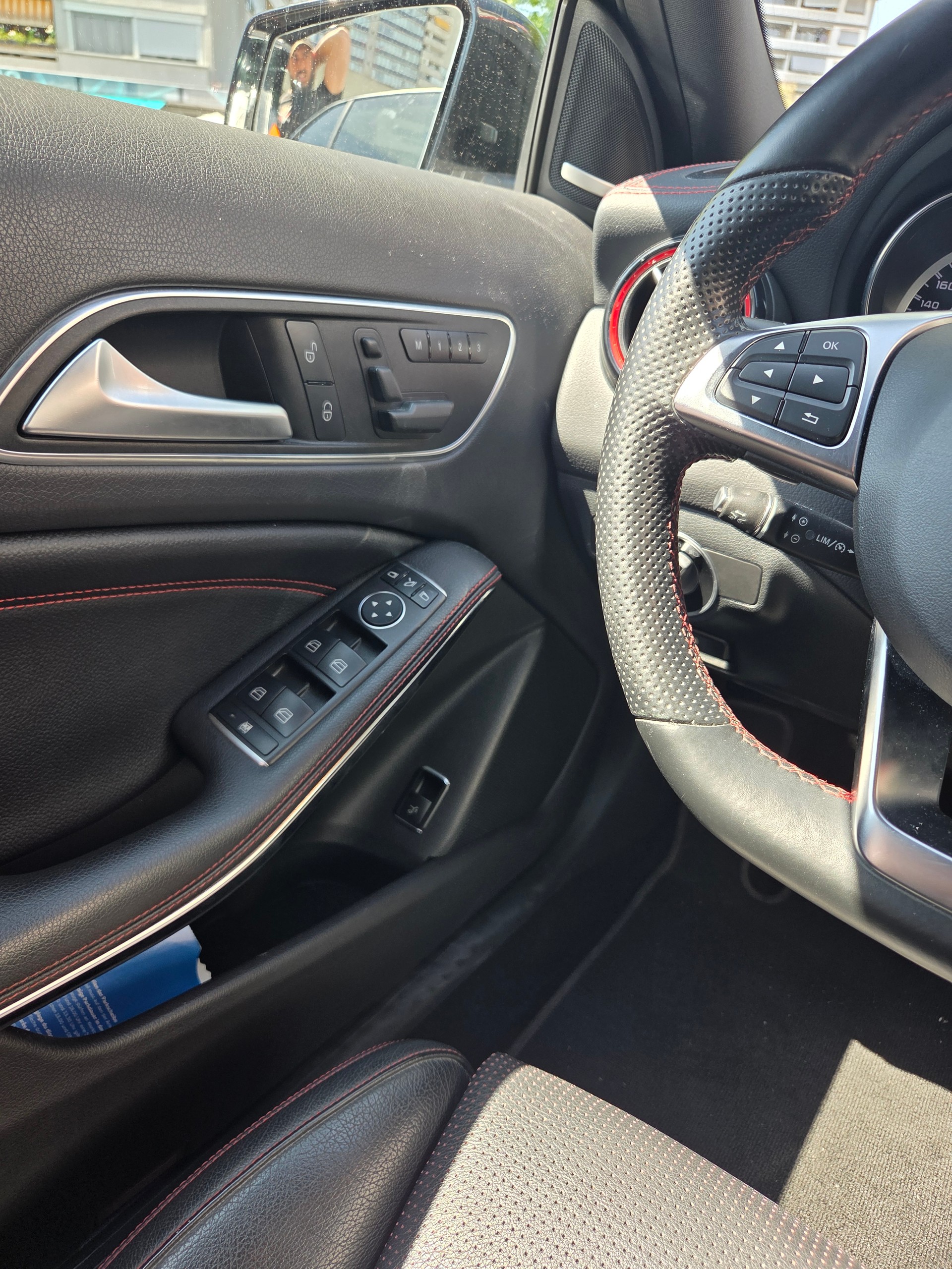 MERCEDES-BENZ GLA 45 AMG 4Matic 7G-DCT-image-9