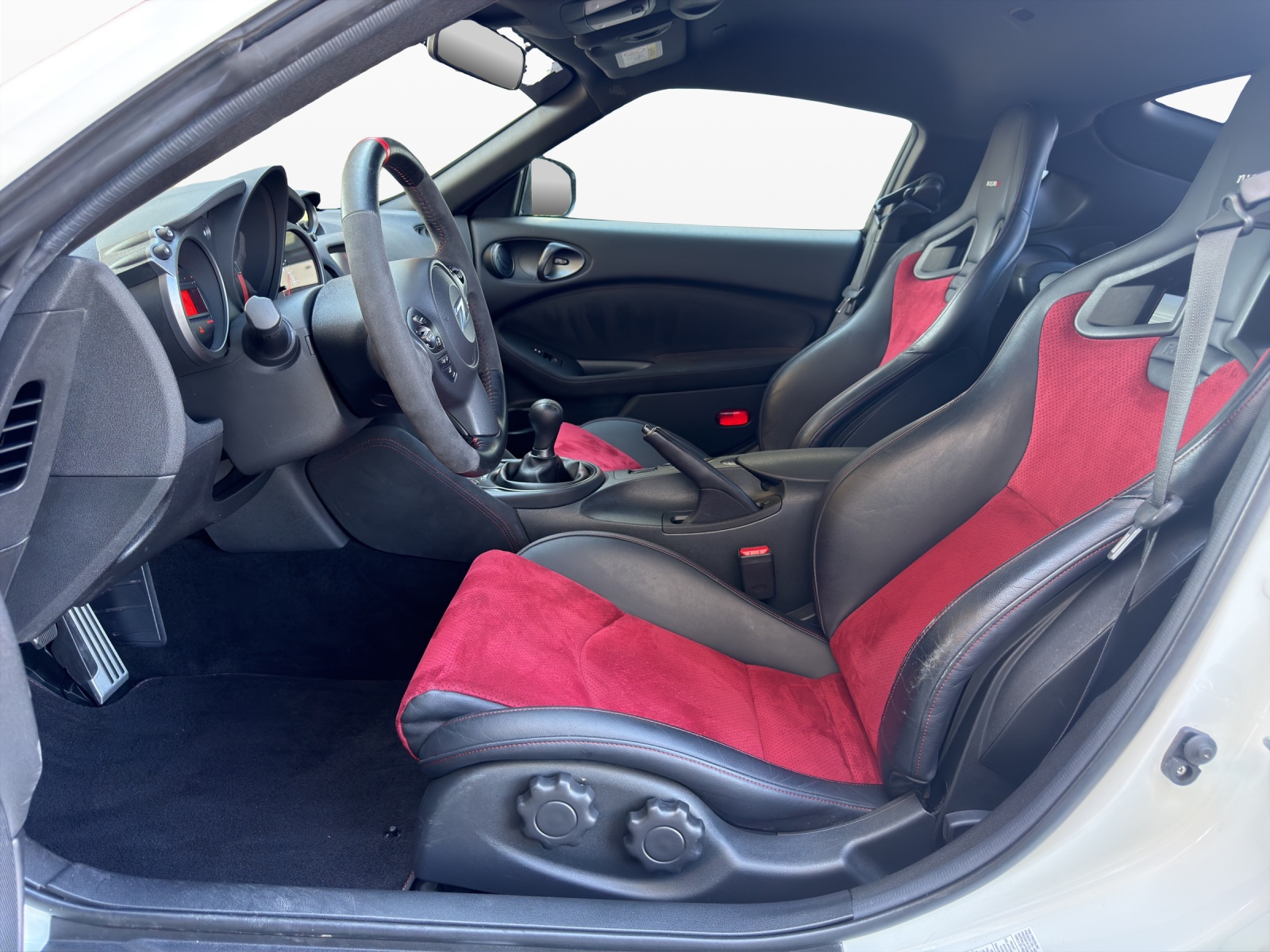 NISSAN 370 Z nismo-image-8