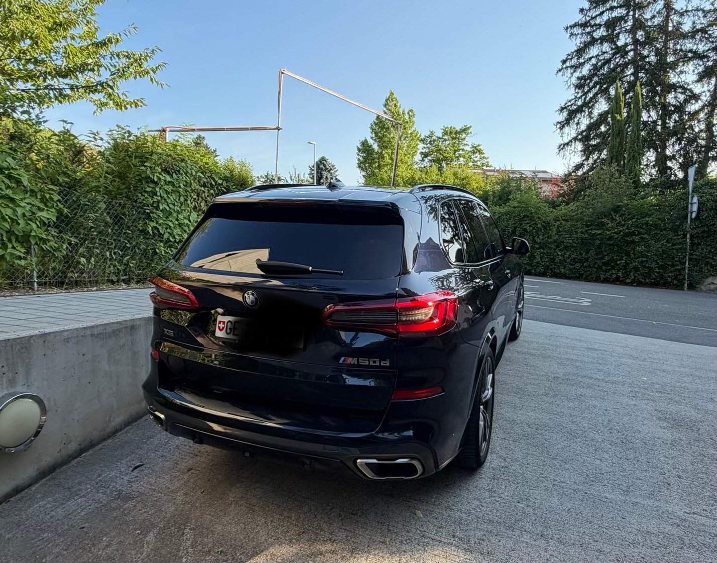 BMW M50d xDrive-image-2