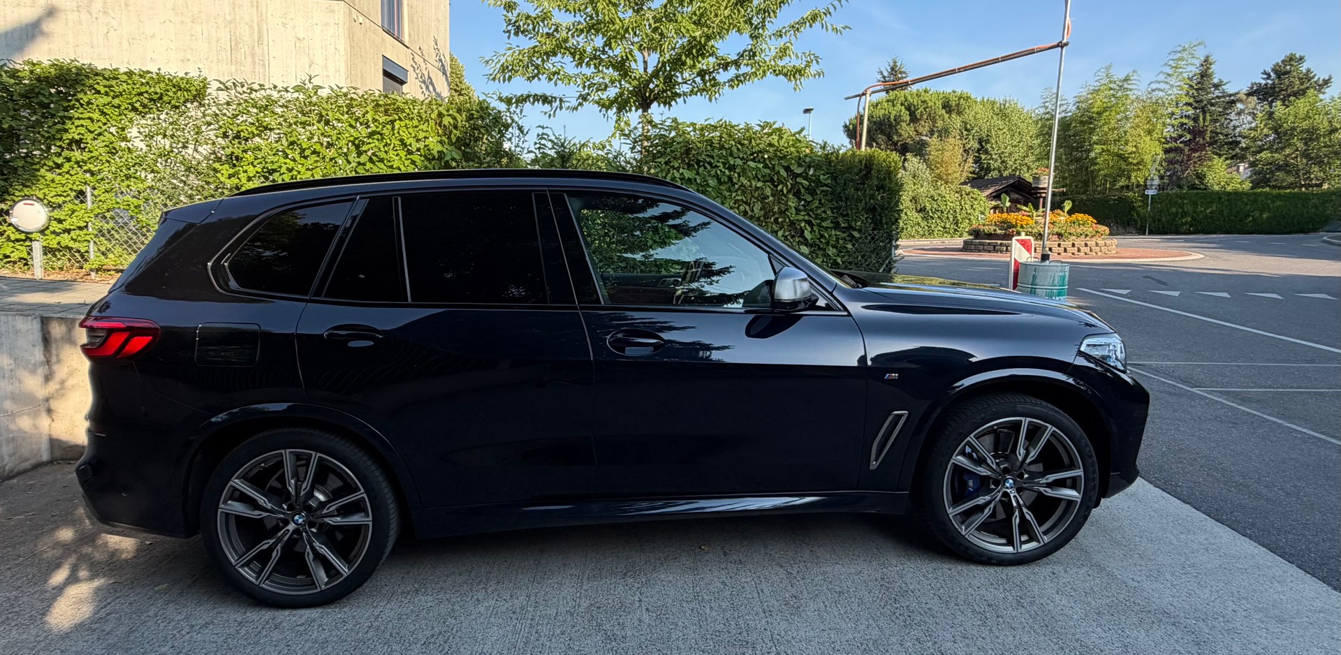 BMW M50d xDrive-image-3