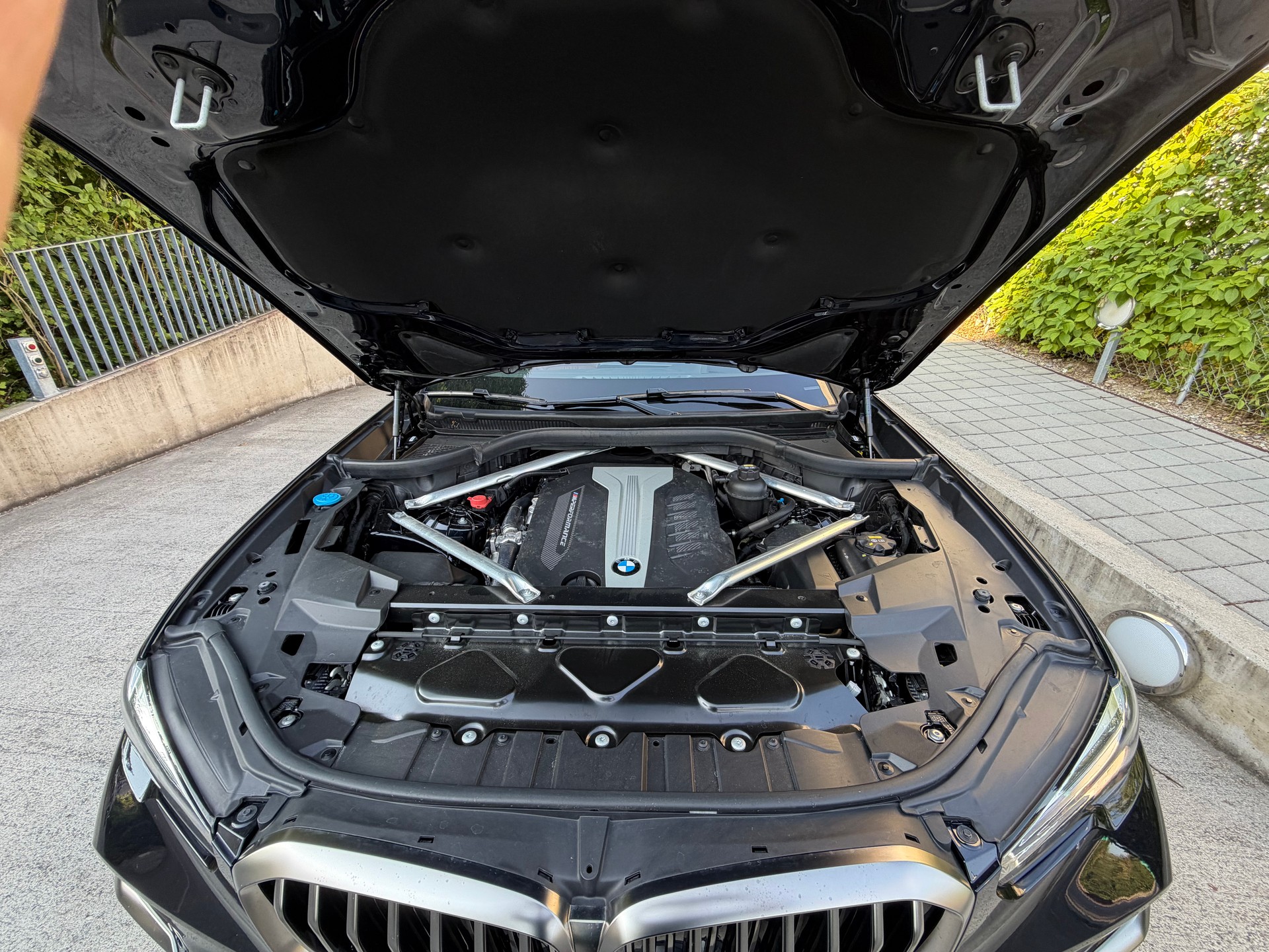 BMW M50d xDrive-image-8