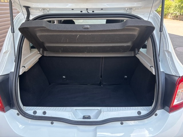 DACIA Sandero 0.9 Lauréate-image-2