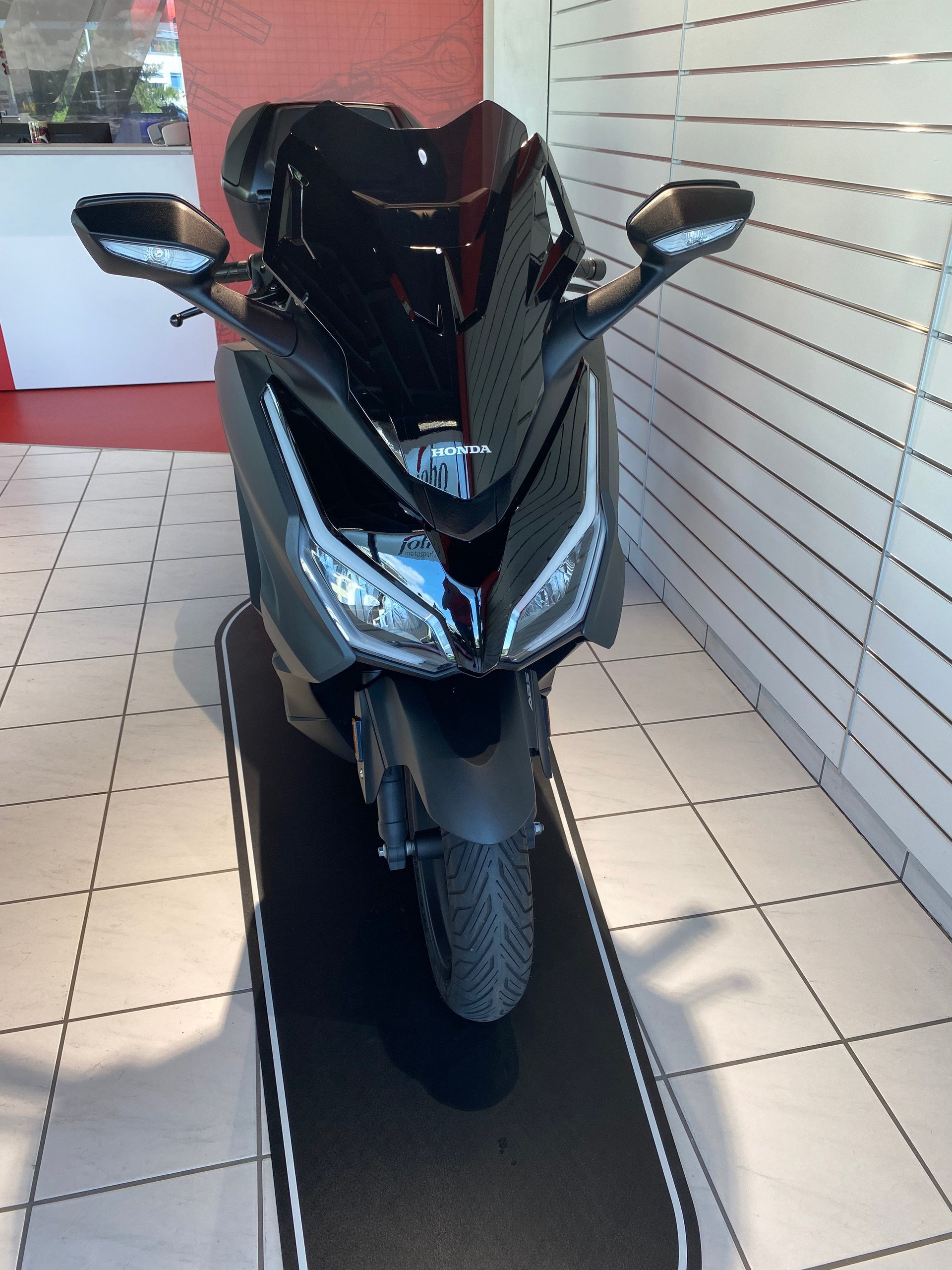 HONDA NSS 350 Smart Top Box-showroom-element-1
