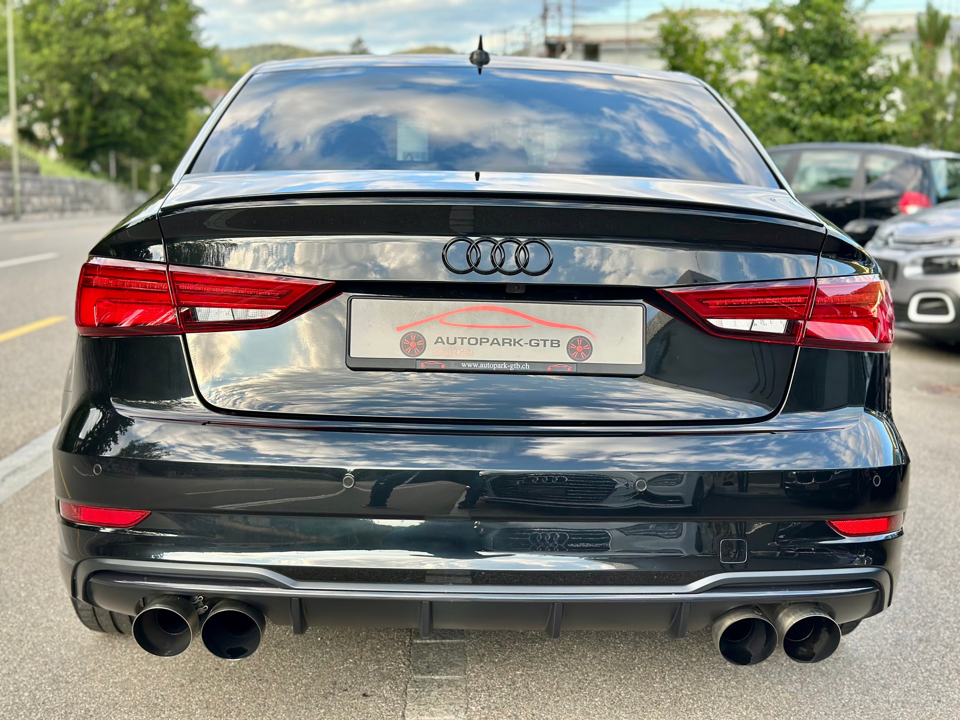 AUDI S3 Limousine 2.0 TFSI quattro S-tronic-image-7