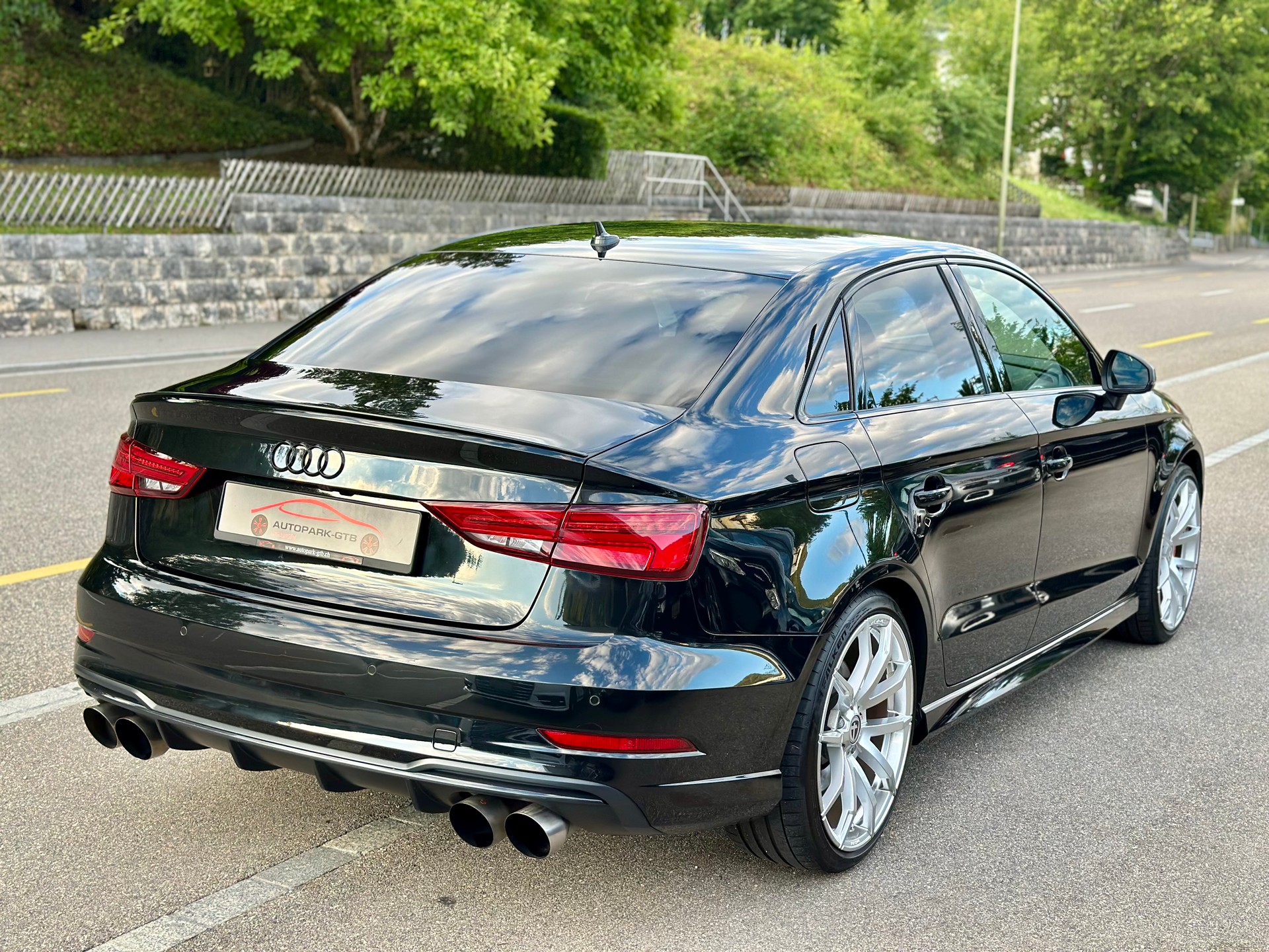 AUDI S3 Limousine 2.0 TFSI quattro S-tronic-image-6
