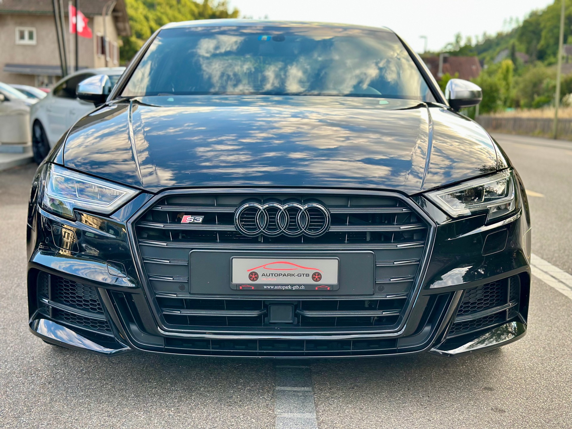AUDI S3 Limousine 2.0 TFSI quattro S-tronic-image-2