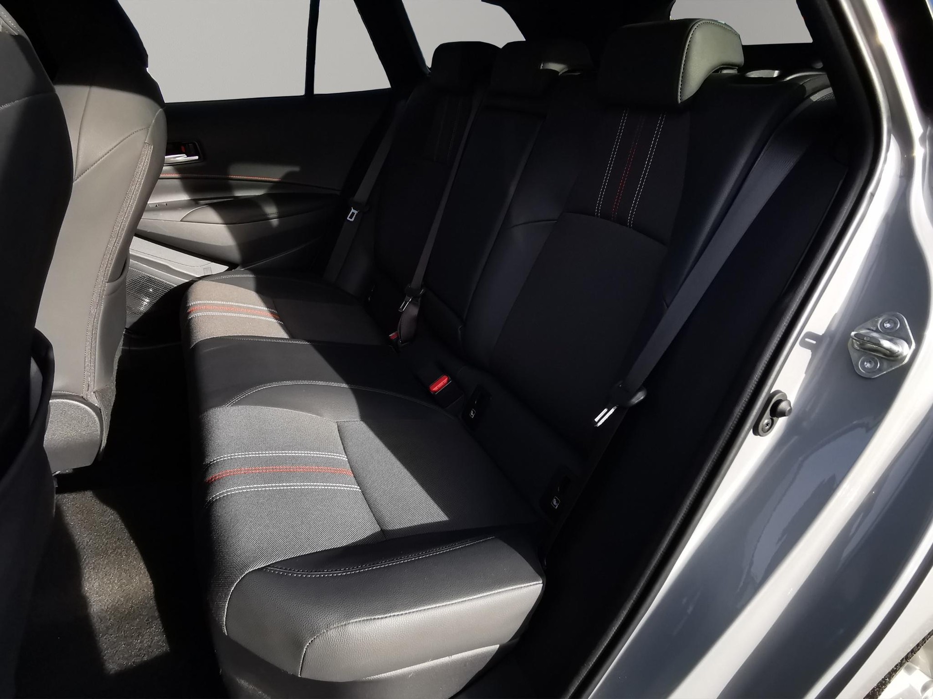 TOYOTA Corolla Touring Sports 2.0 HSD GR-S-image-7