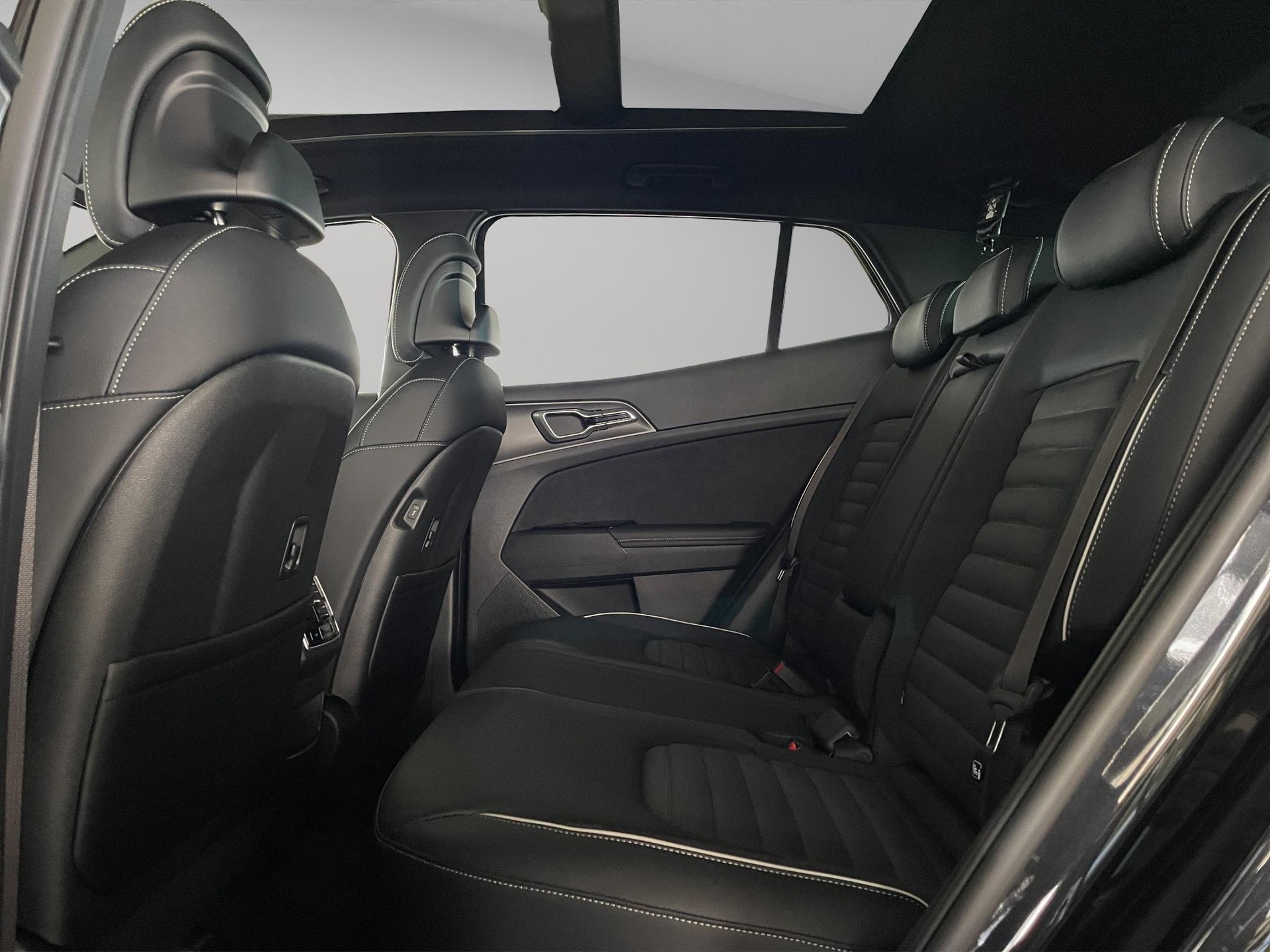 KIA Sportage 1.6 T-GDi Hybrid GT-Line-image-9