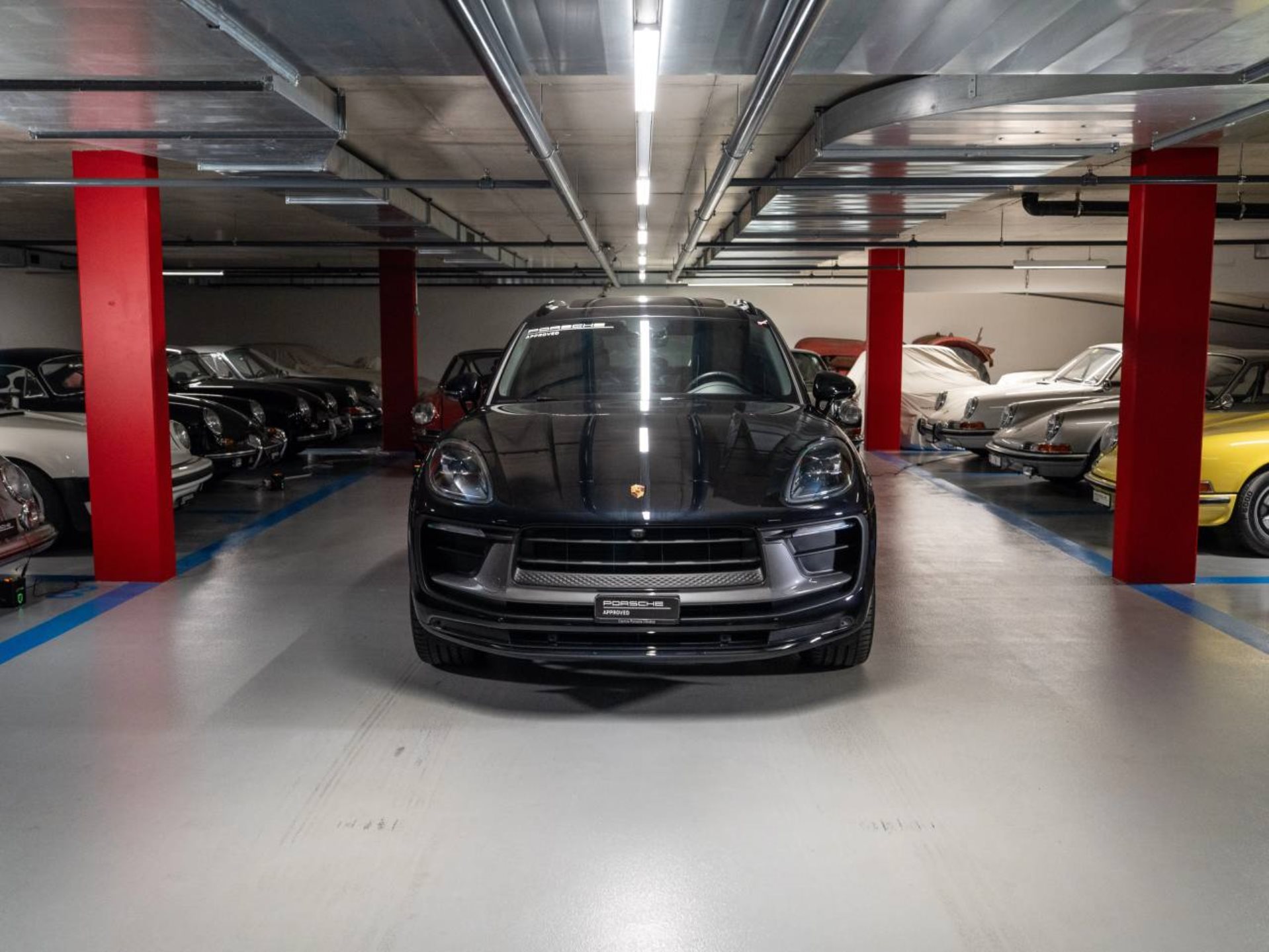 PORSCHE Macan T (MY24)-image-1