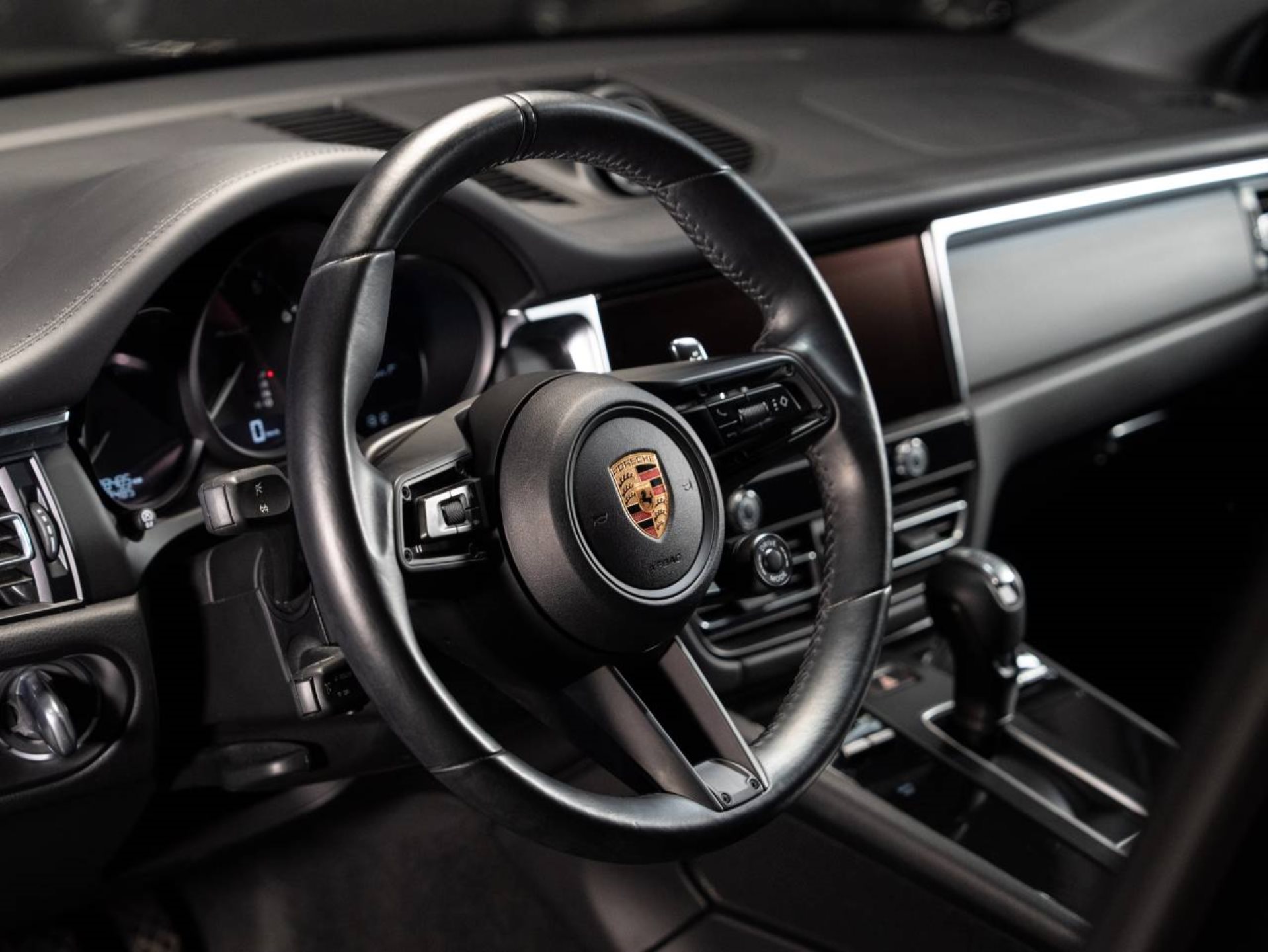PORSCHE Macan T (MY24)-image-8