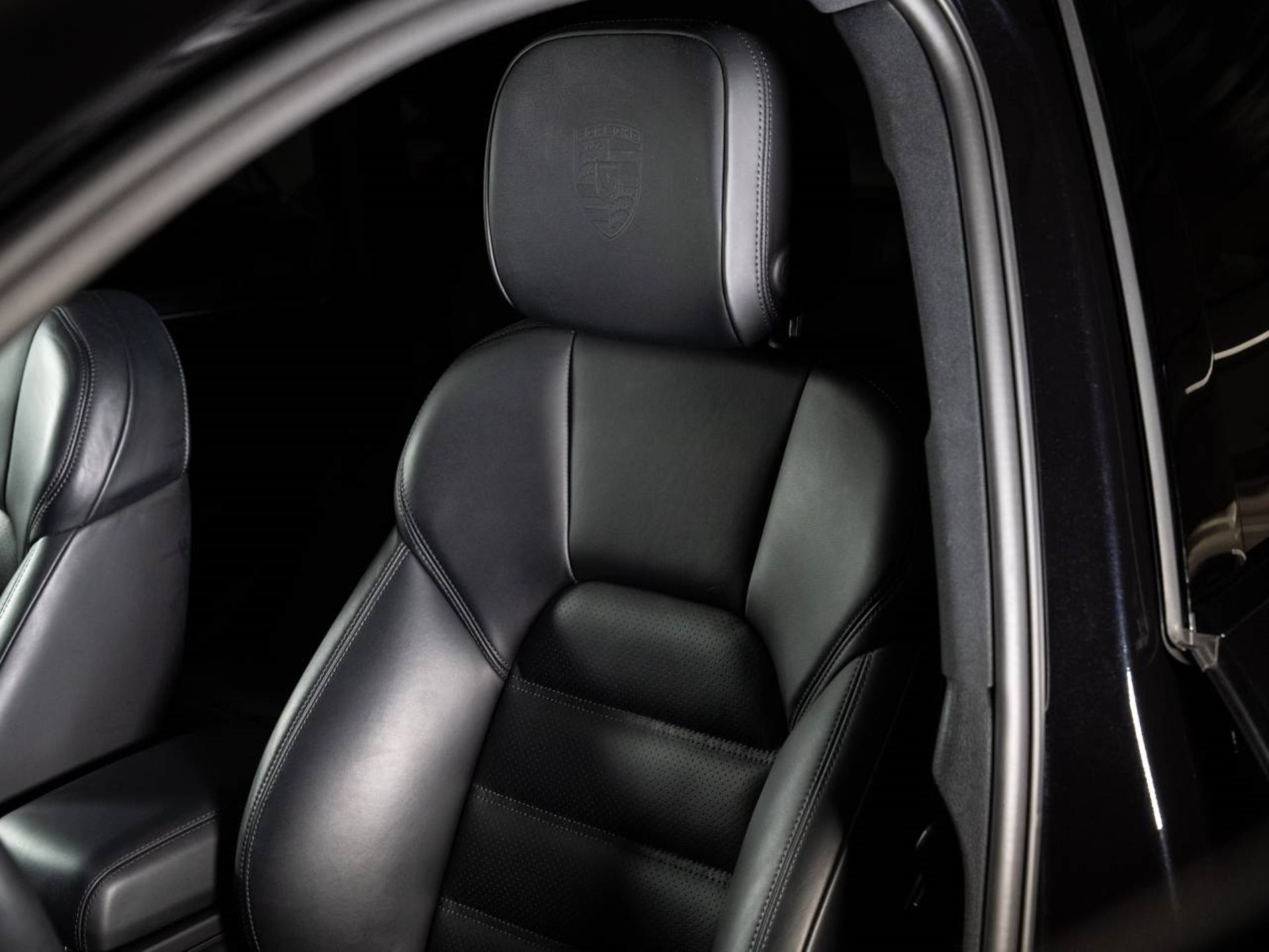 PORSCHE Macan T (MY24)-image-16