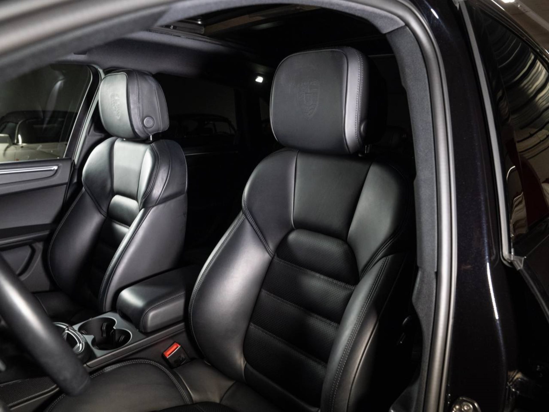 PORSCHE Macan T (MY24)-image-4