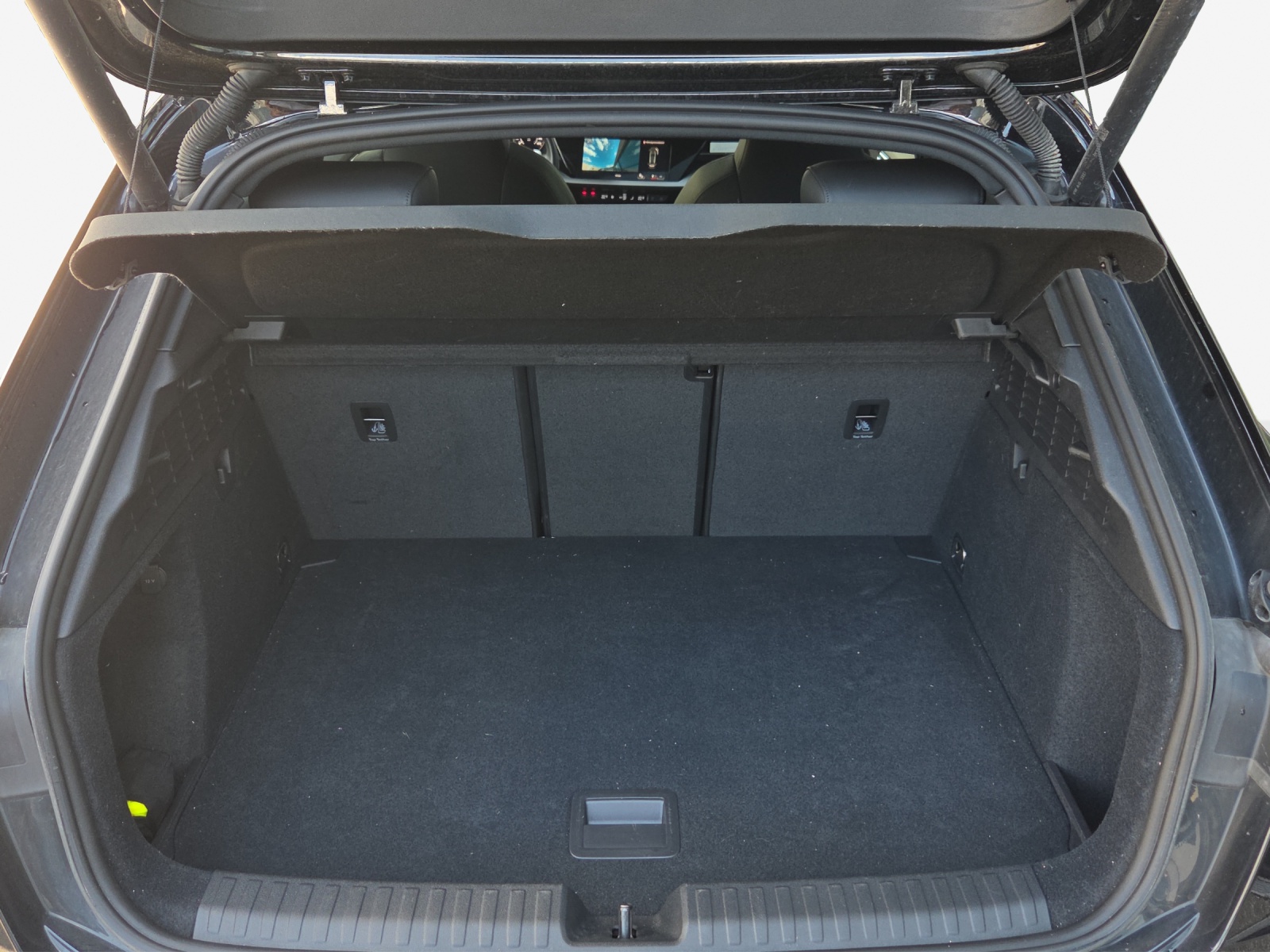 AUDI RS3 Sportback 2.5 TSI quattro S-tronic-image-12