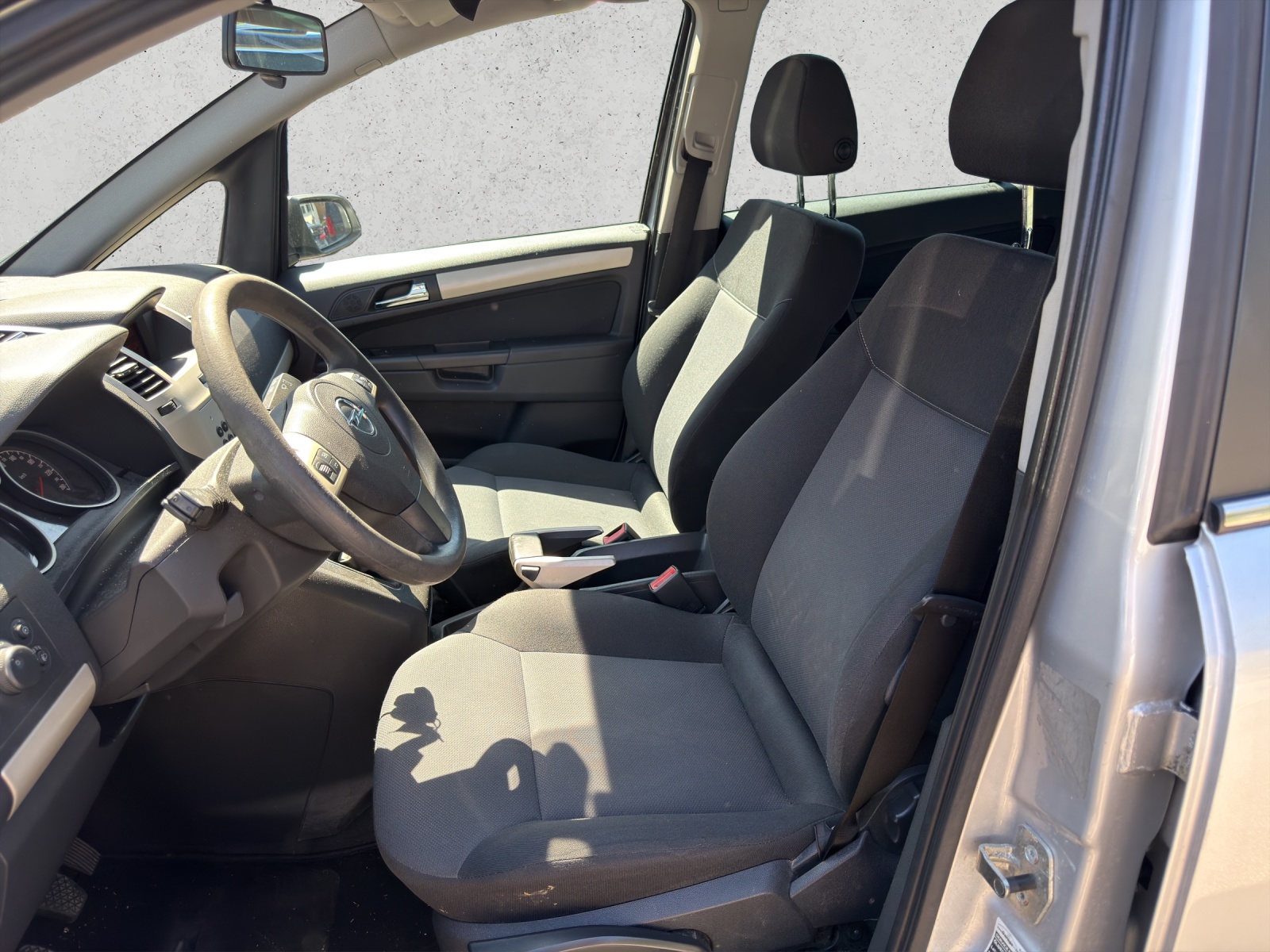 OPEL Zafira 2.2i 16V Edition-image-7