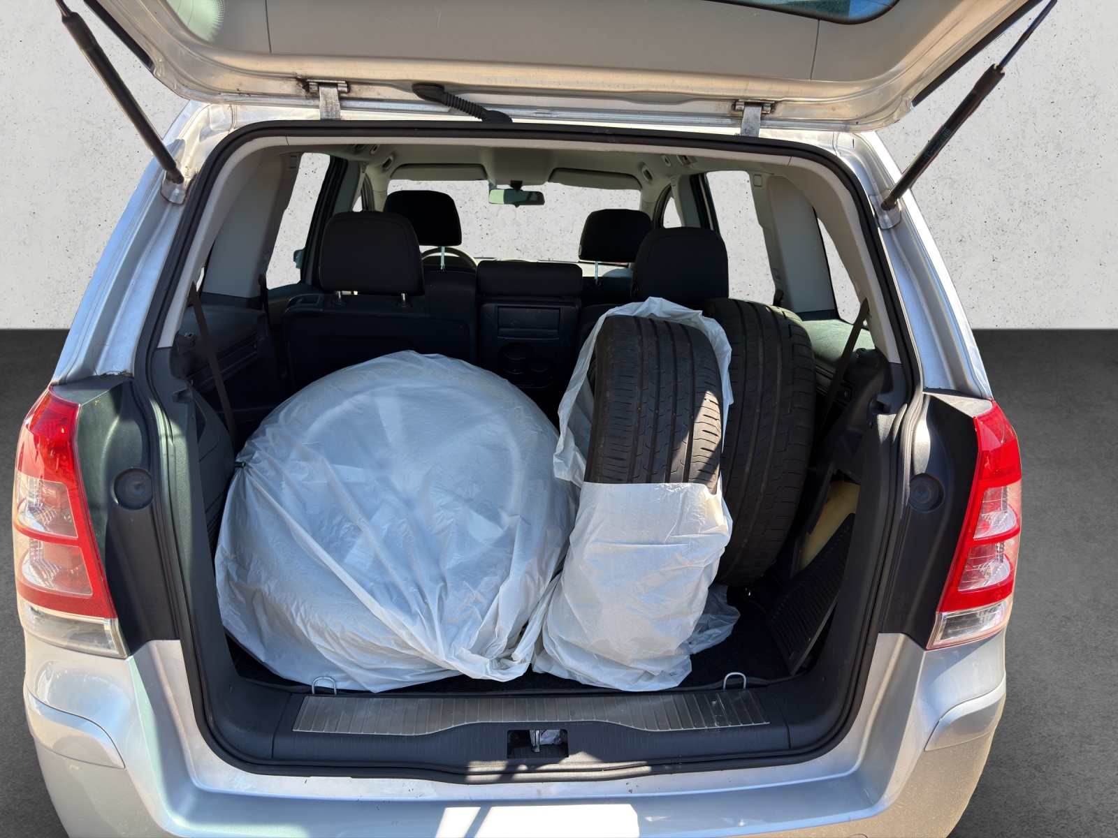 OPEL Zafira 2.2i 16V Edition-image-14