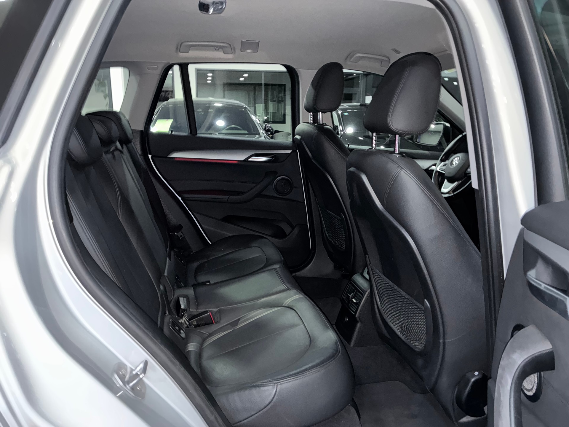 BMW X1 xDrive 18d Steptronic-image-9