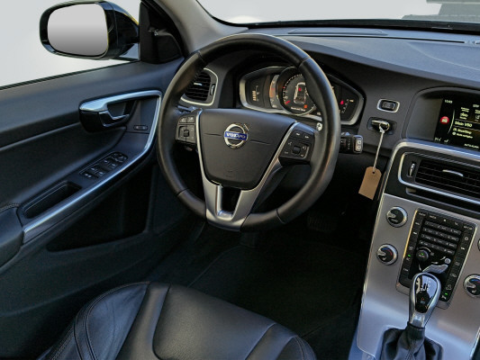 VOLVO V60 CC T5 AWD Summum-image-4