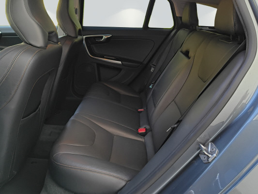 VOLVO V60 CC T5 AWD Summum-image-9