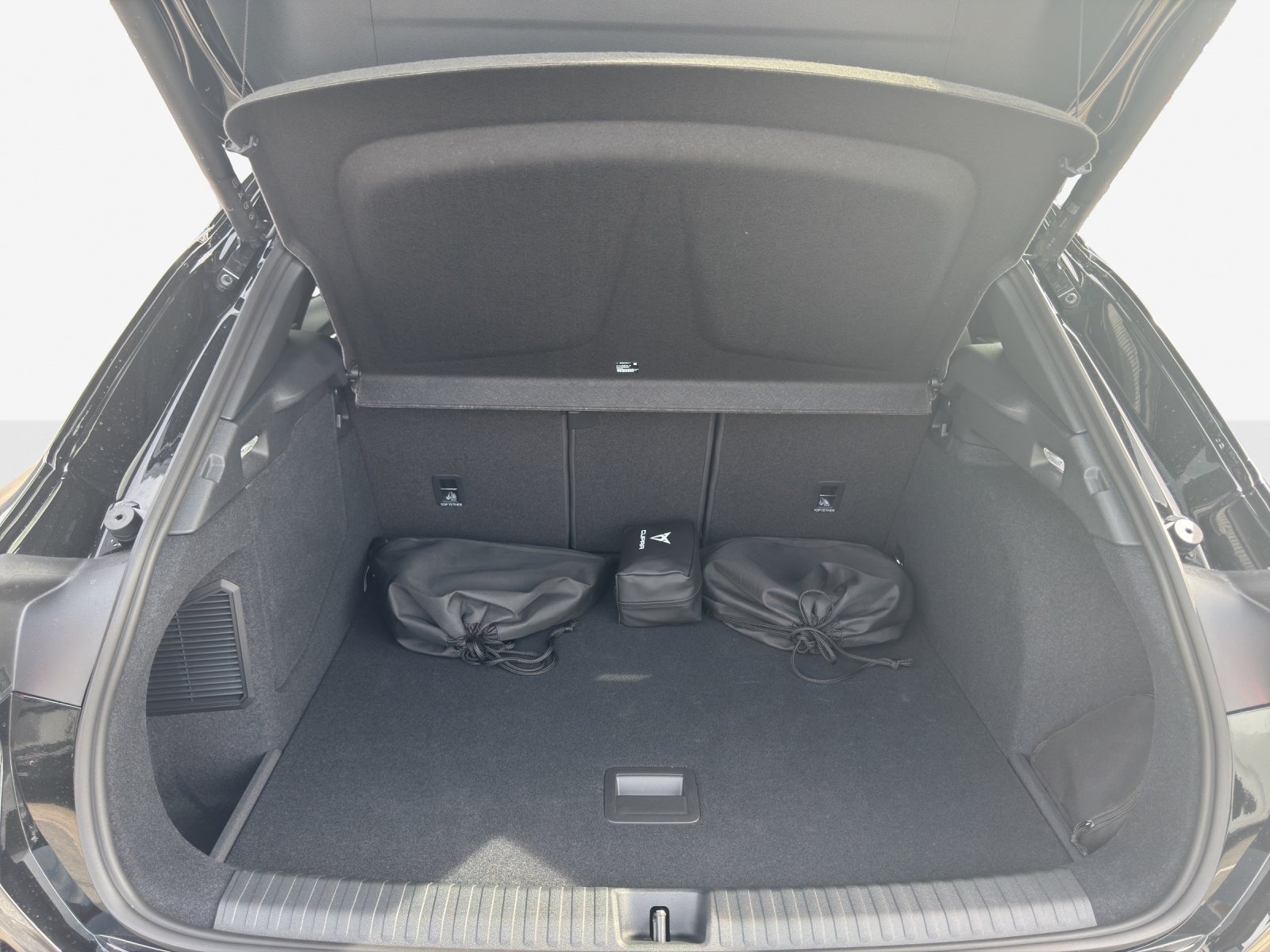 CUPRA Terramar 1.5 eHybrid Prime Edition DSG-image-12
