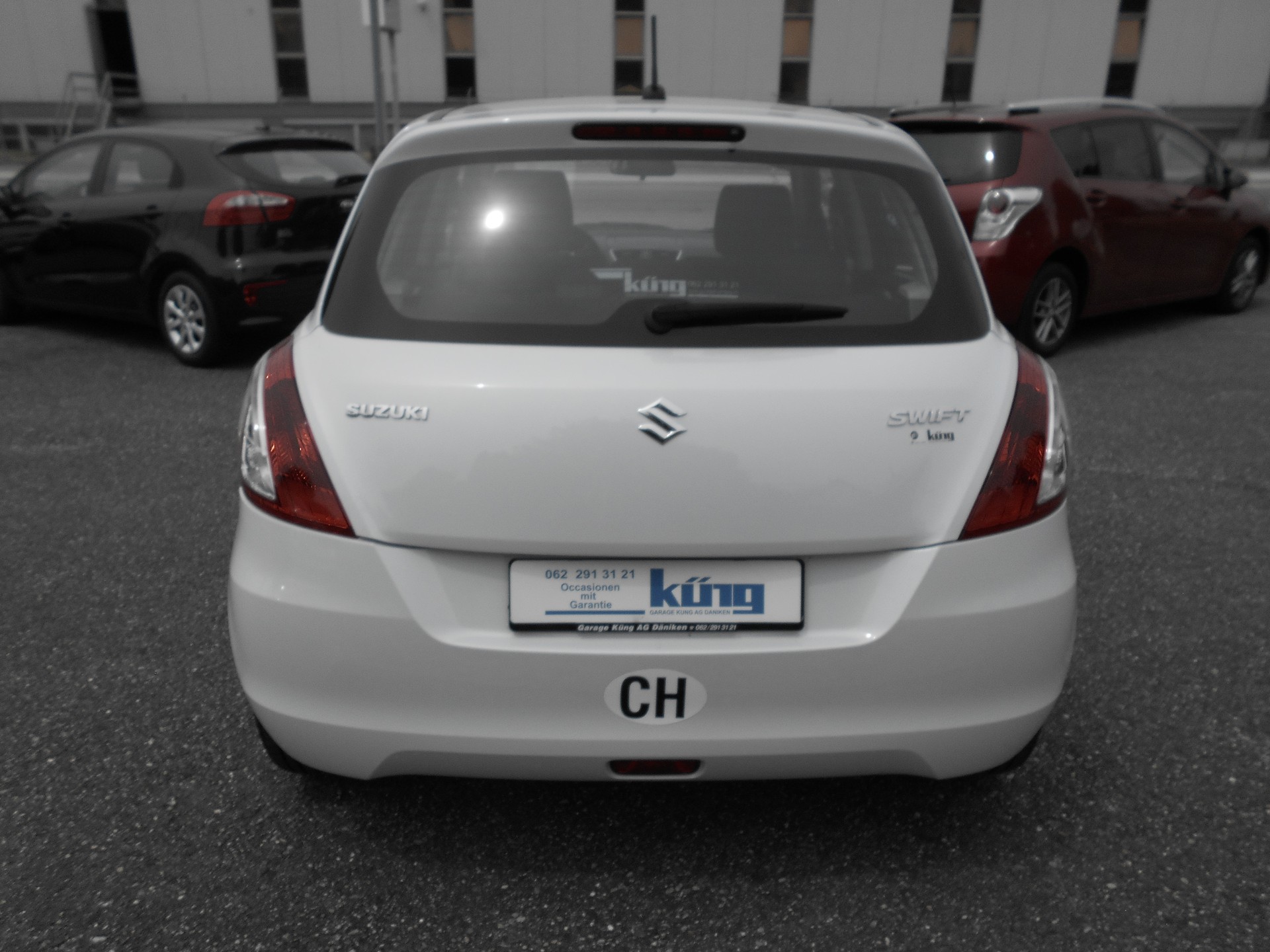 SUZUKI Swift 1.2i 16V Compact Top Automatic-image-3