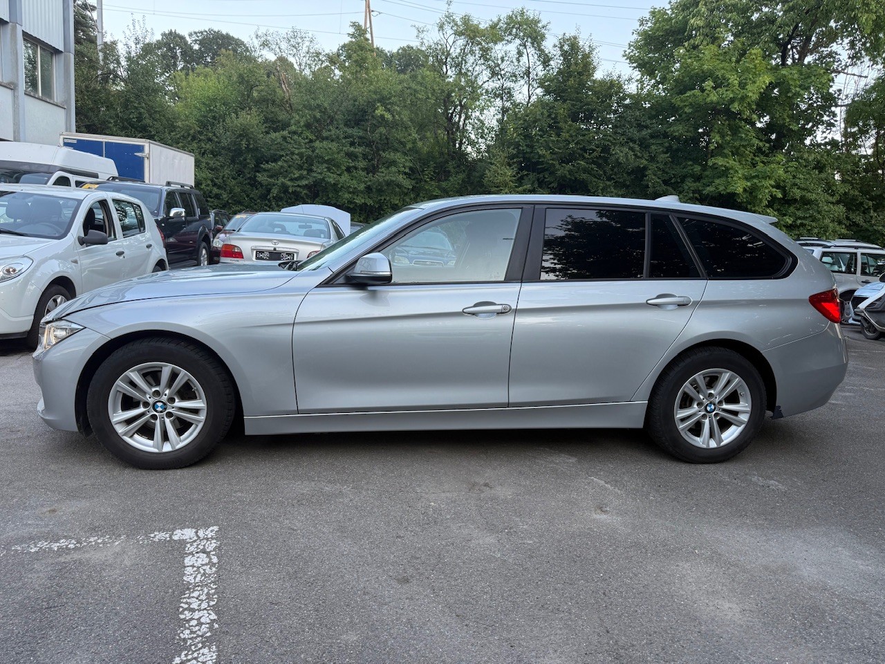 BMW 316i Touring Business Steptronic-image-3