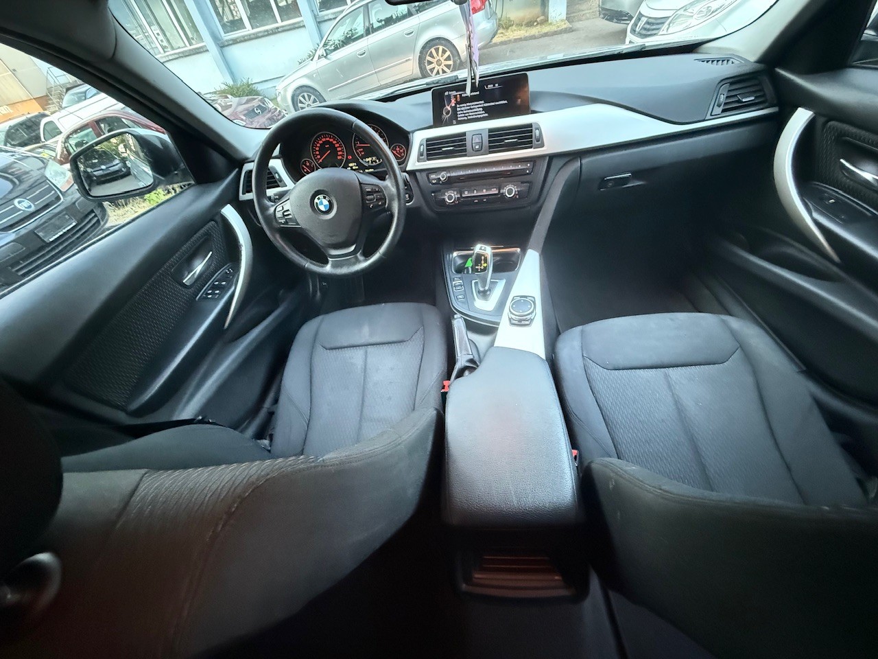 BMW 316i Touring Business Steptronic-image-9