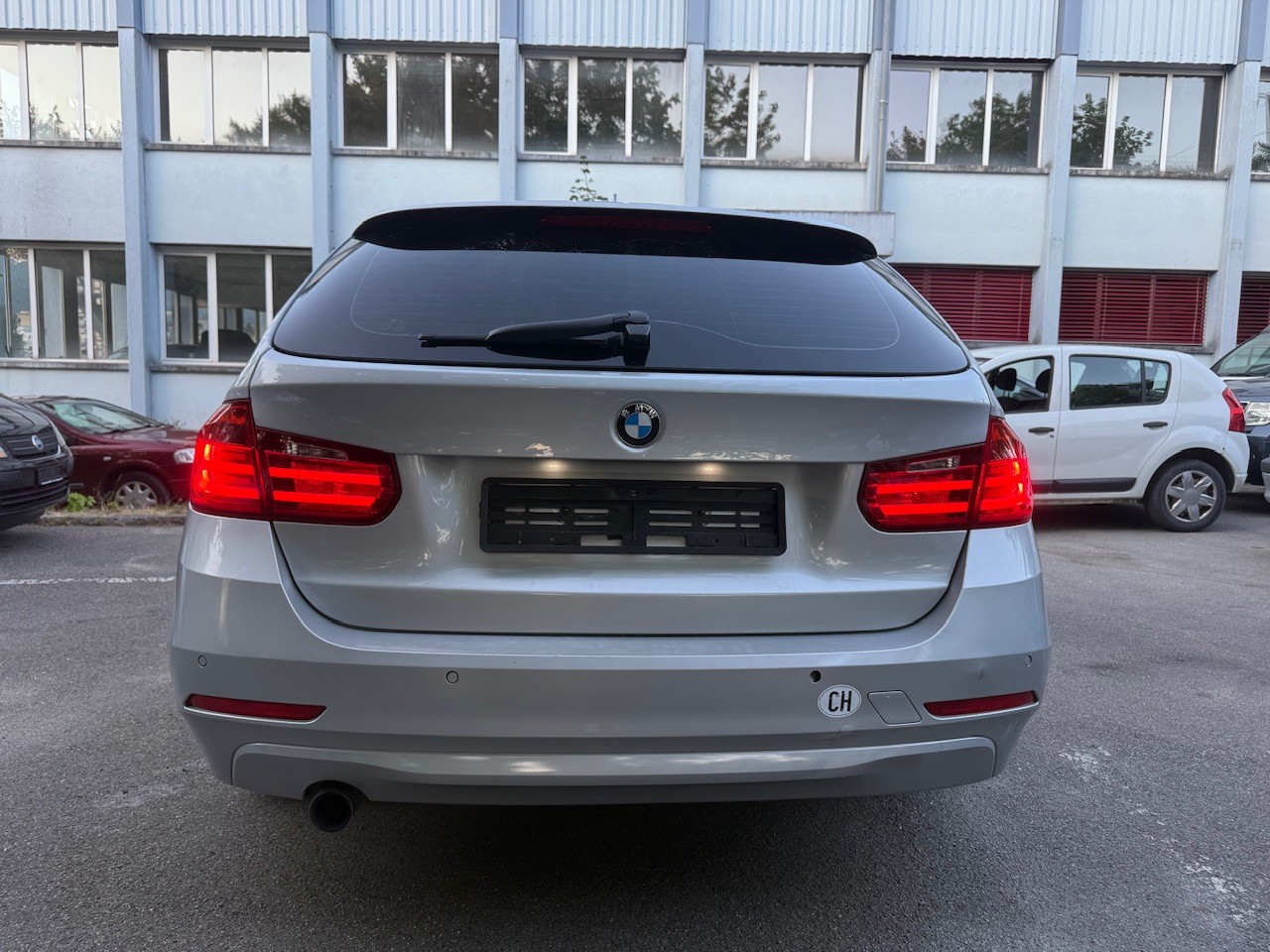 BMW 316i Touring Business Steptronic-image-5