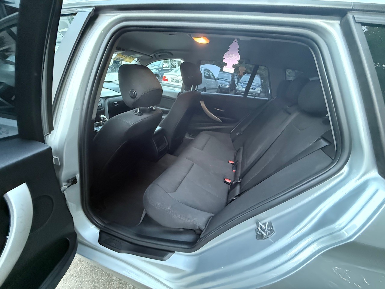 BMW 316i Touring Business Steptronic-image-11
