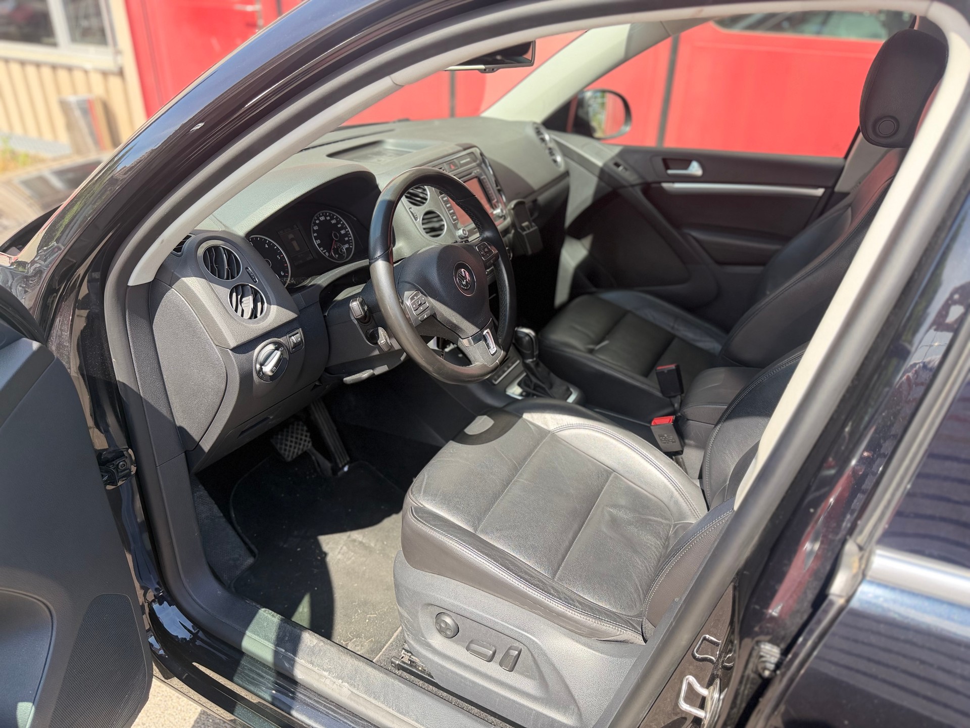 VW Tiguan 2.0 TDI BlueMotion Sport&Style 4Motion DSG-image-10