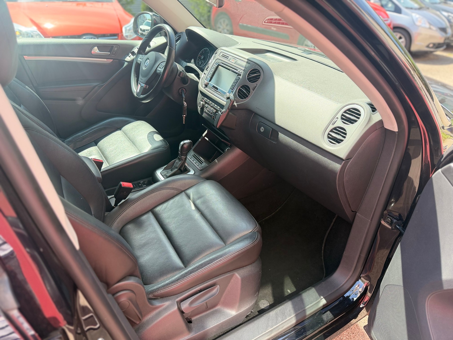 VW Tiguan 2.0 TDI BlueMotion Sport&Style 4Motion DSG-image-9