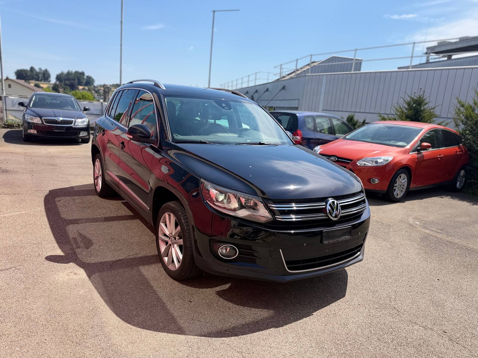 VW Tiguan 2.0 TDI BlueMotion Sport&Style 4Motion DSG-image-2