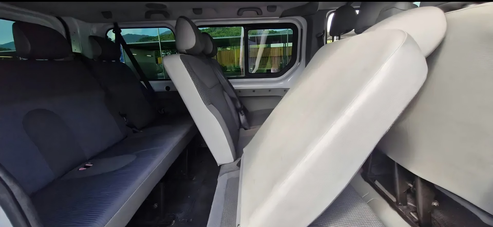 OPEL VIVARO-image-1