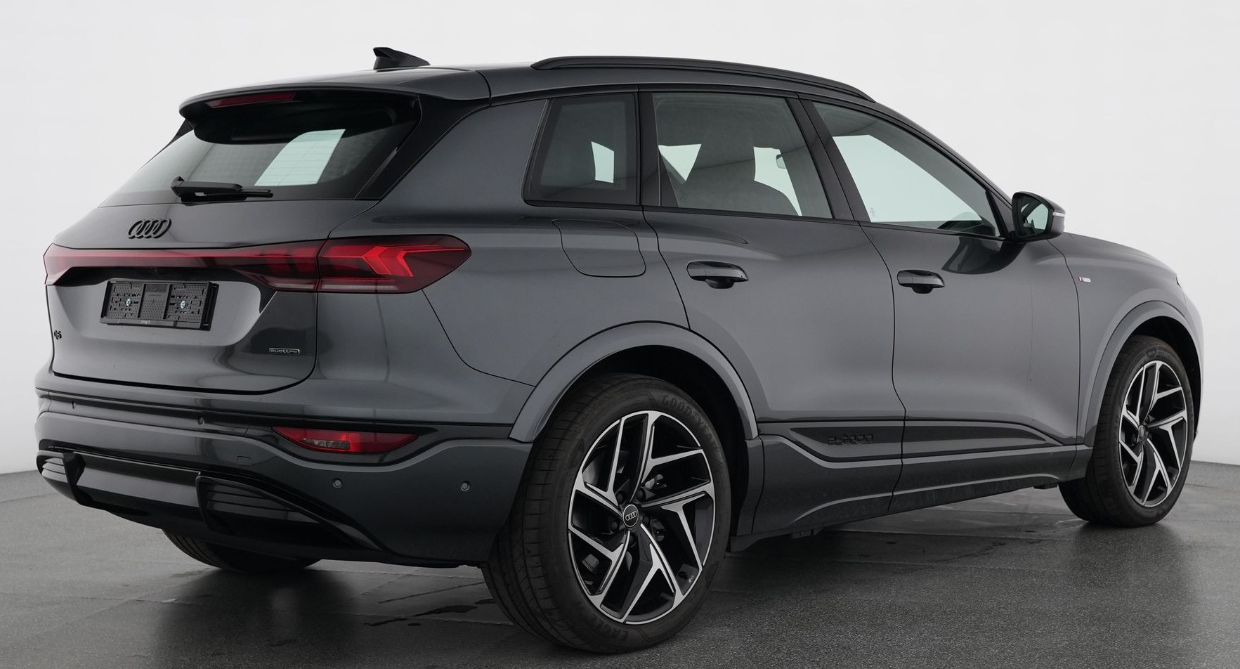 AUDI Q6 e-tron quattro S-line Tech pro mit traumhafter Ausstattung-image-3