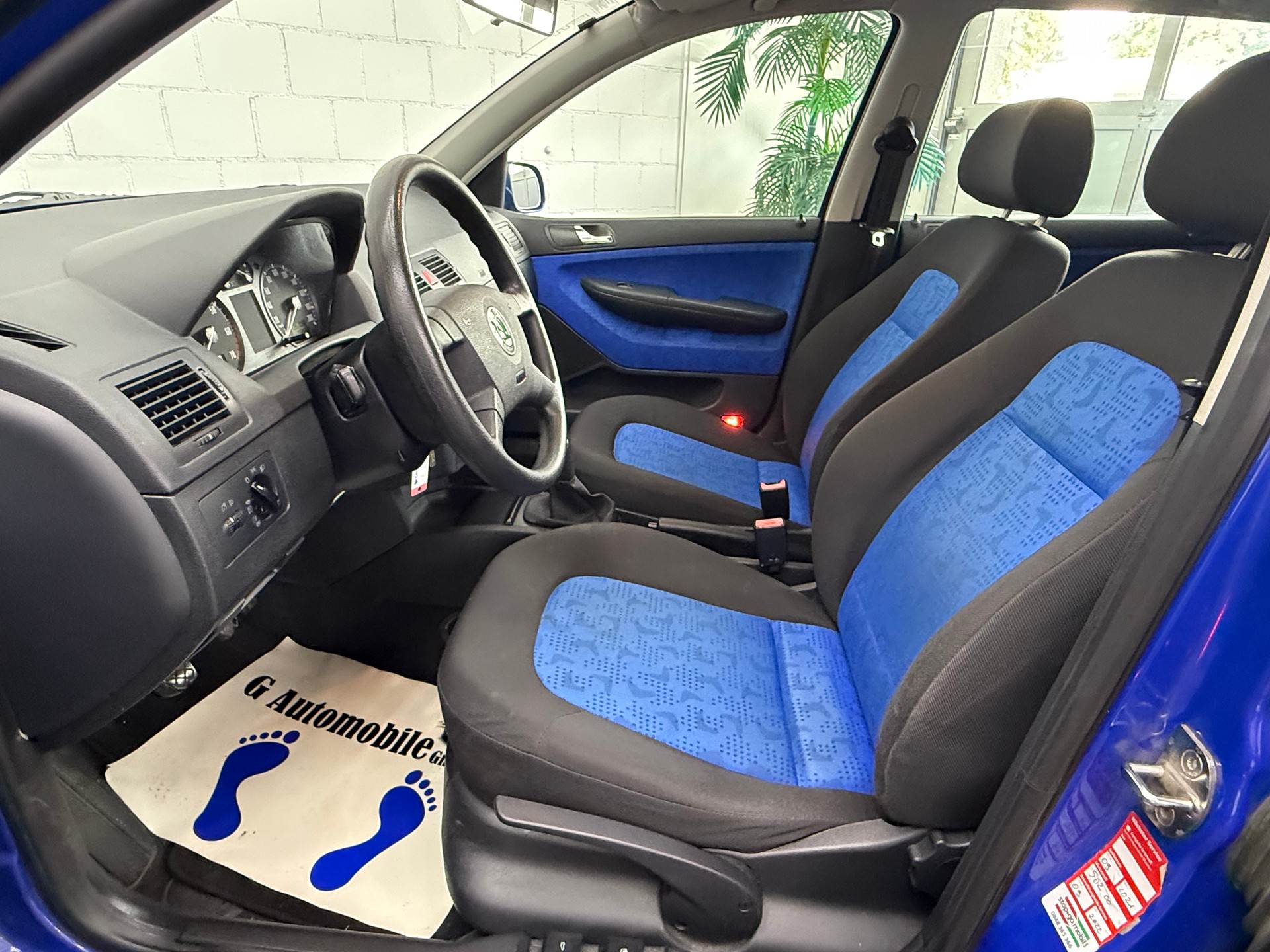 SKODA Fabia 1.4 16V Comfort-image-6