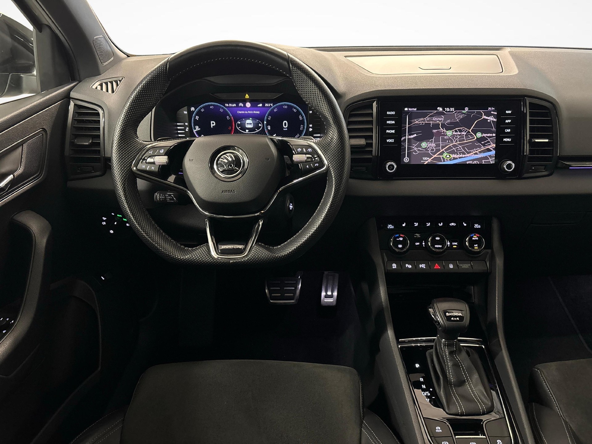SKODA Karoq 2.0 TSI SportLine 4x4 DSG-image-12
